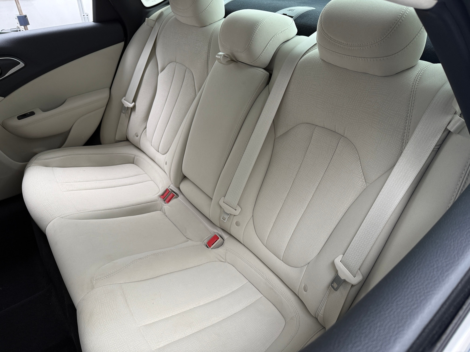 Thumbnail: 2016 Chrysler 200 - 6