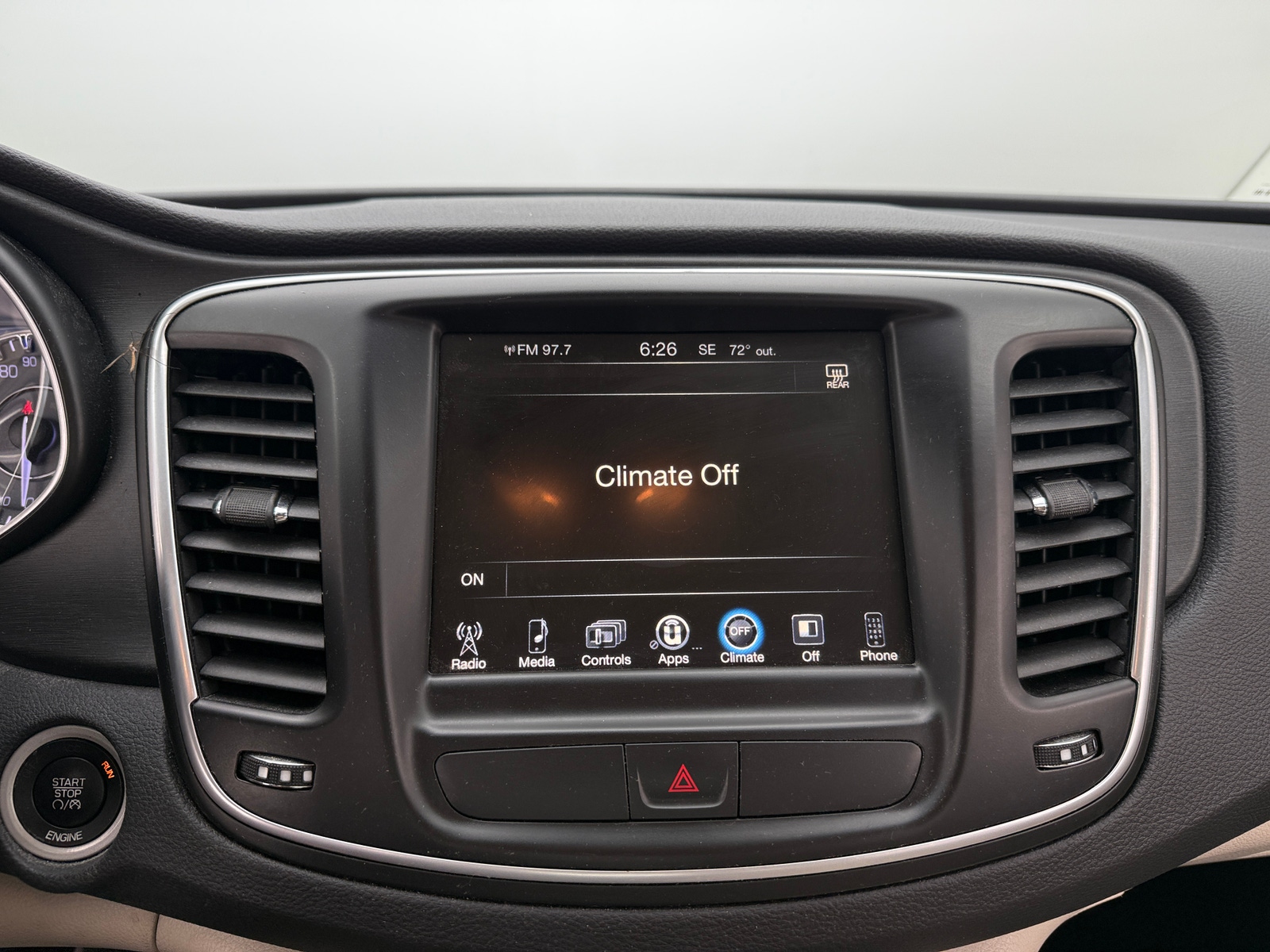 Thumbnail: 2016 Chrysler 200 - 4