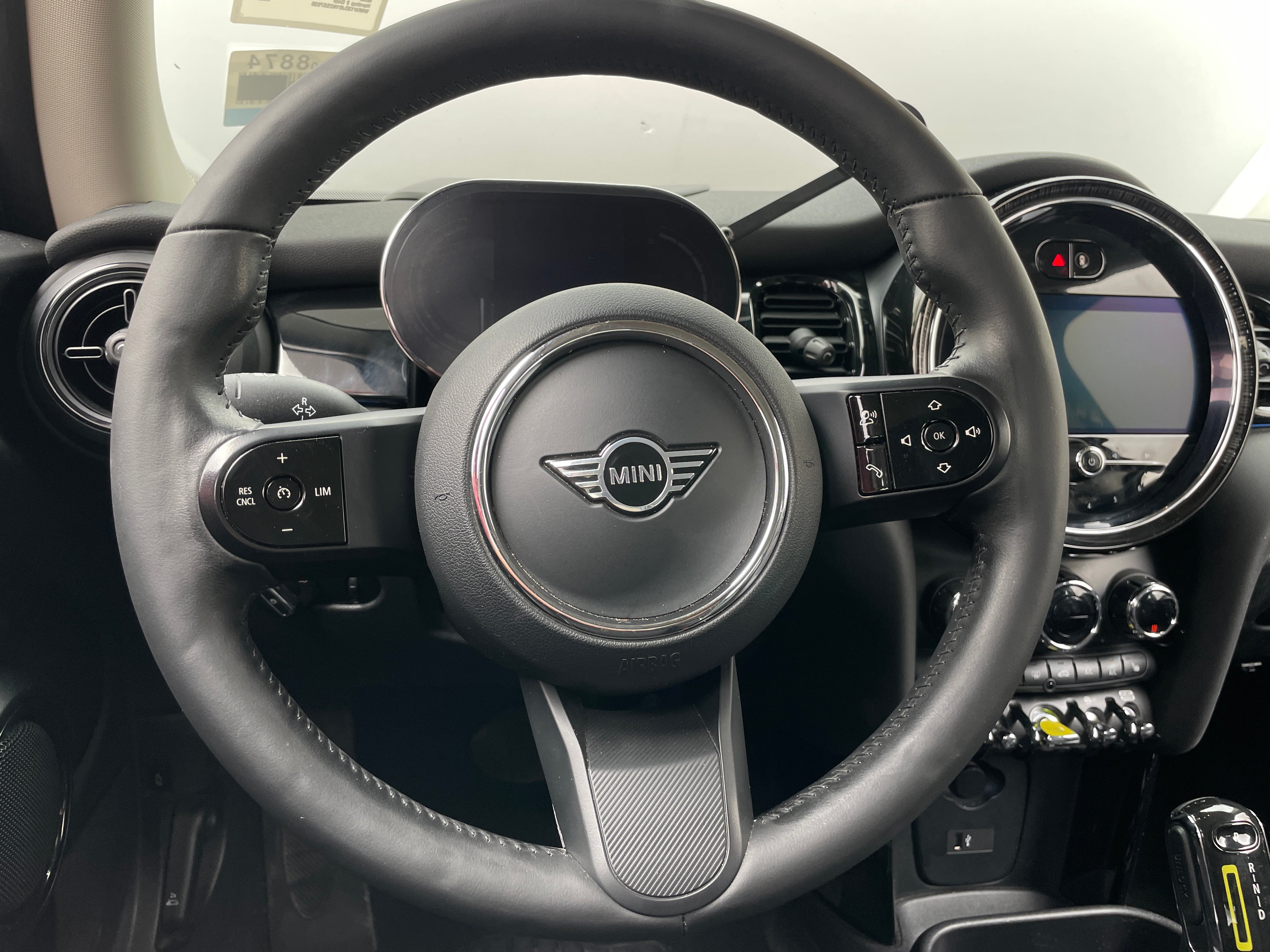 Used 2022 MINI Hardtop 2 Door SE with VIN WMW13DJ01N2S07930 for sale in Oak Creek, WI