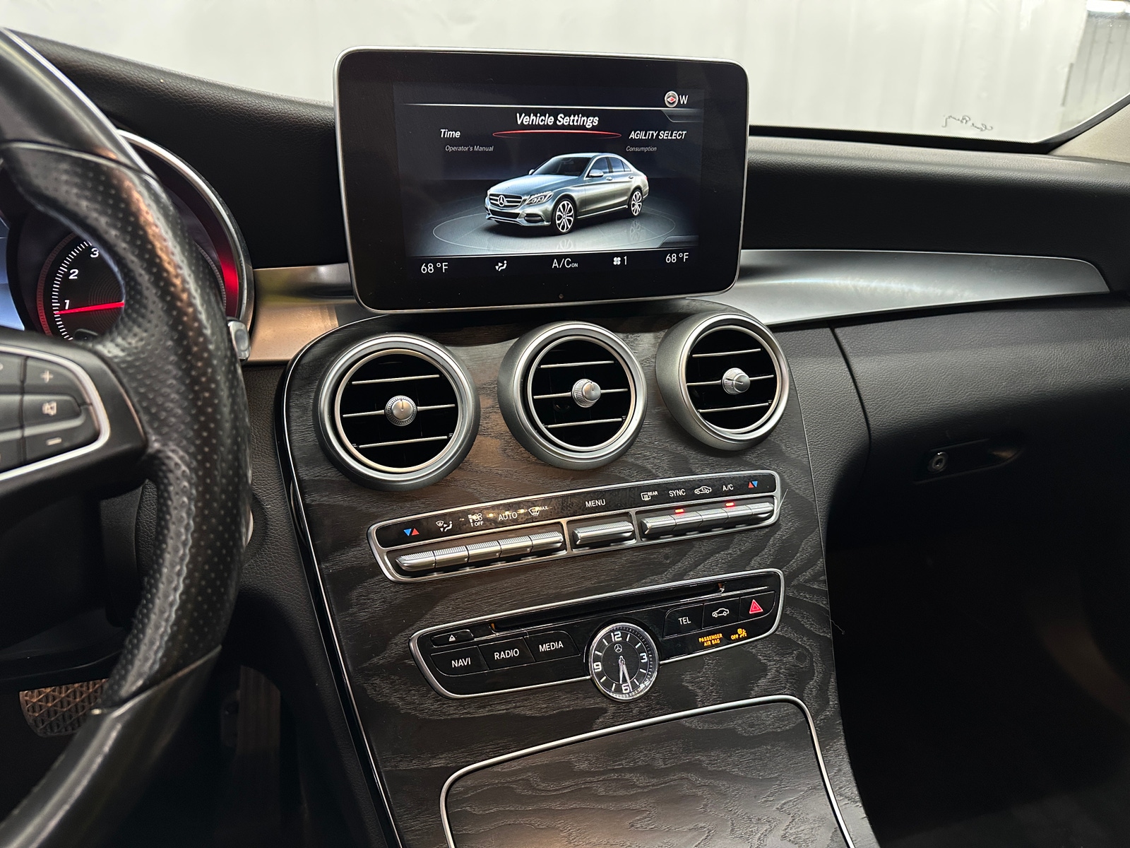 Thumbnail: 2015 Mercedes-Benz C-Class - 3