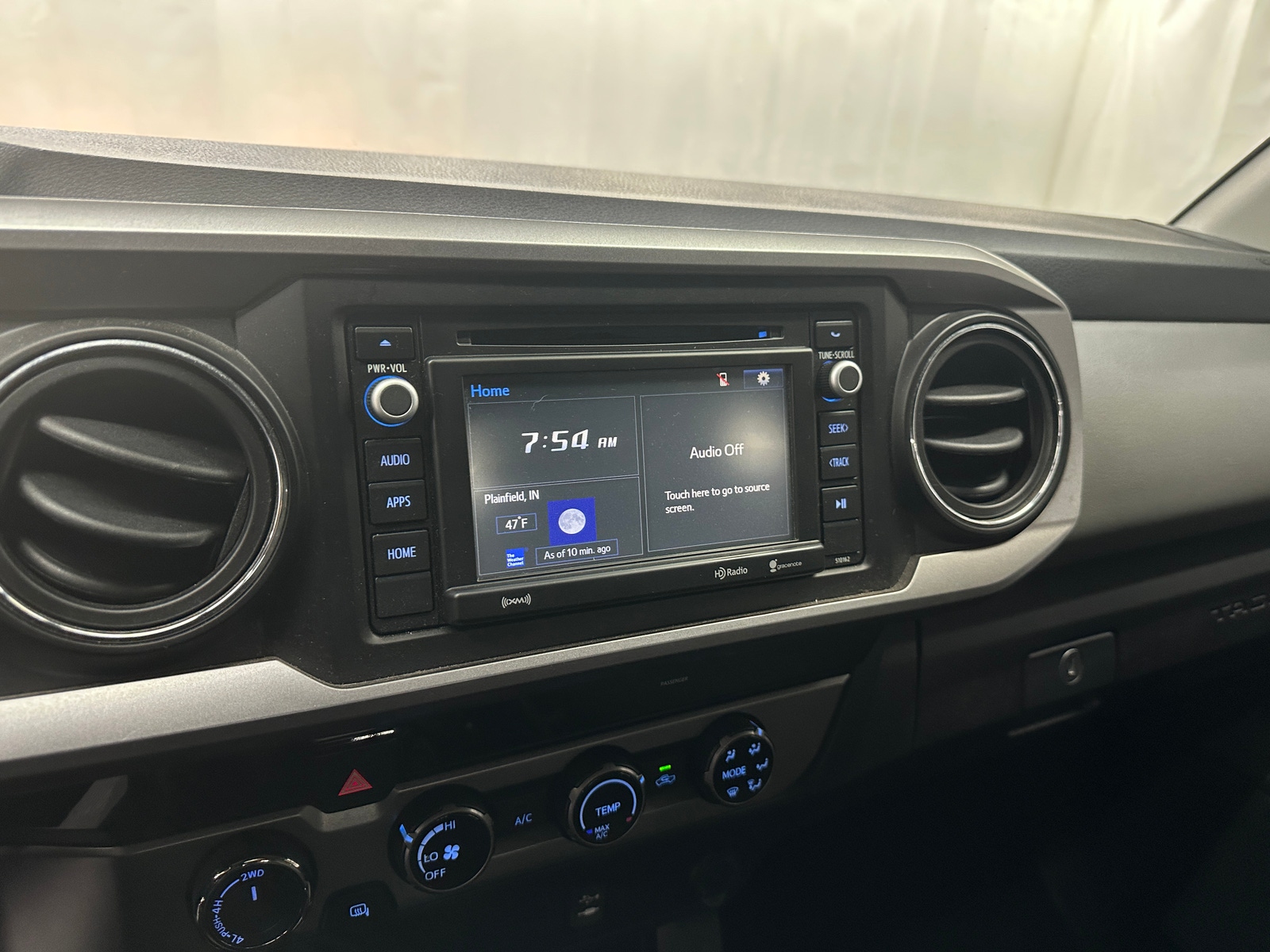 Thumbnail: 2017 Toyota Tacoma - 4