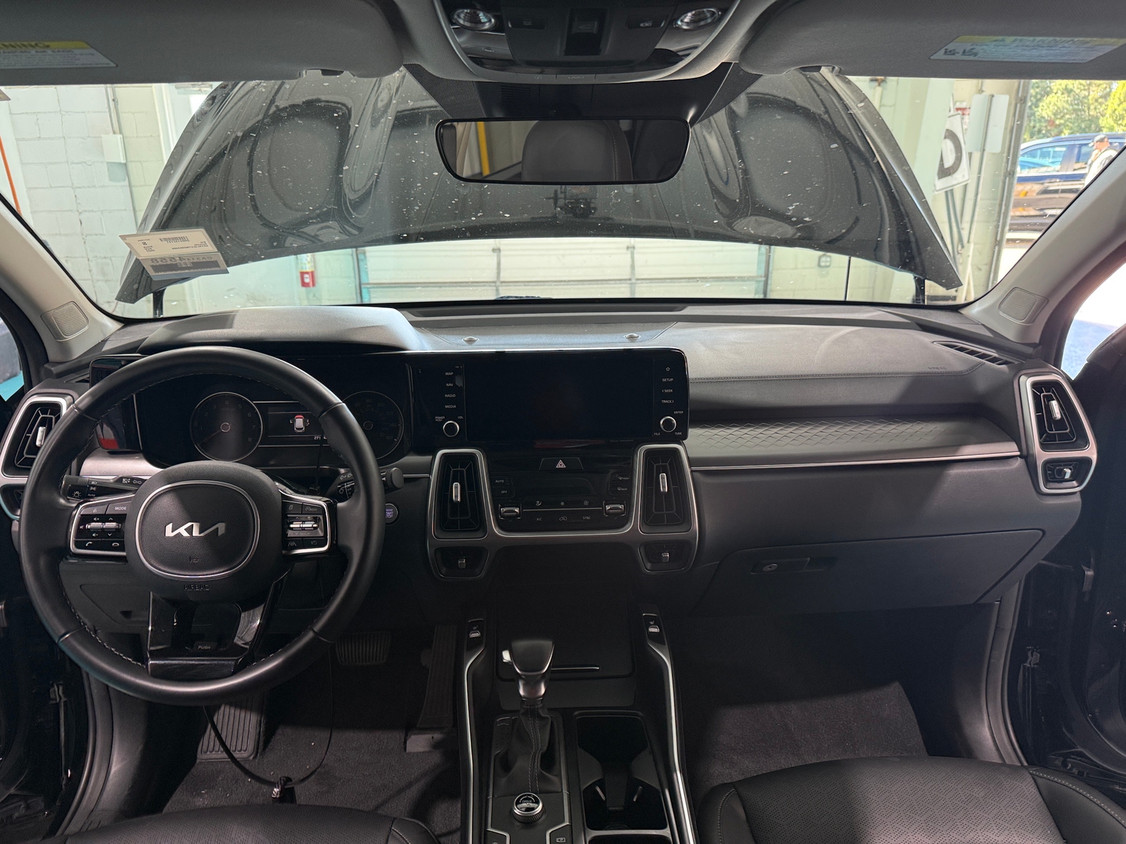 Thumbnail: 2022 Kia Sorento - 3