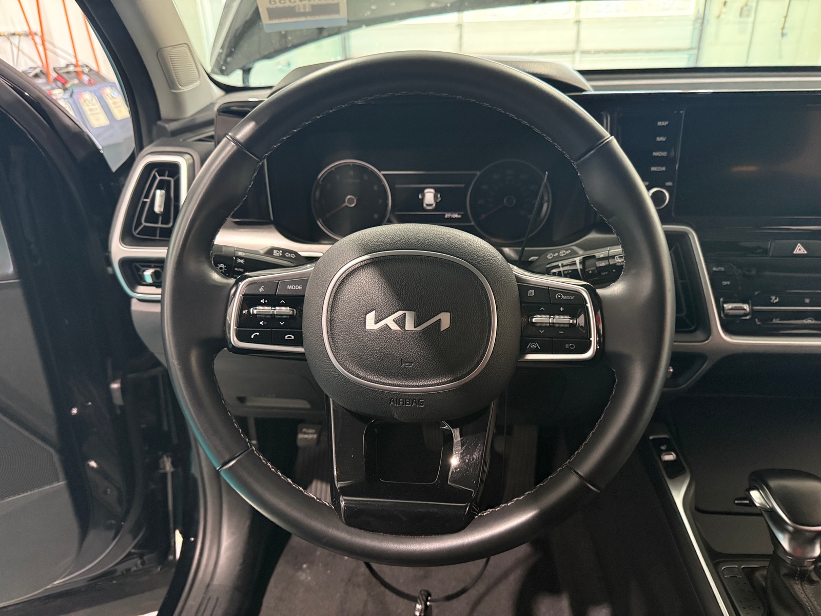 Thumbnail: 2022 Kia Sorento - 5