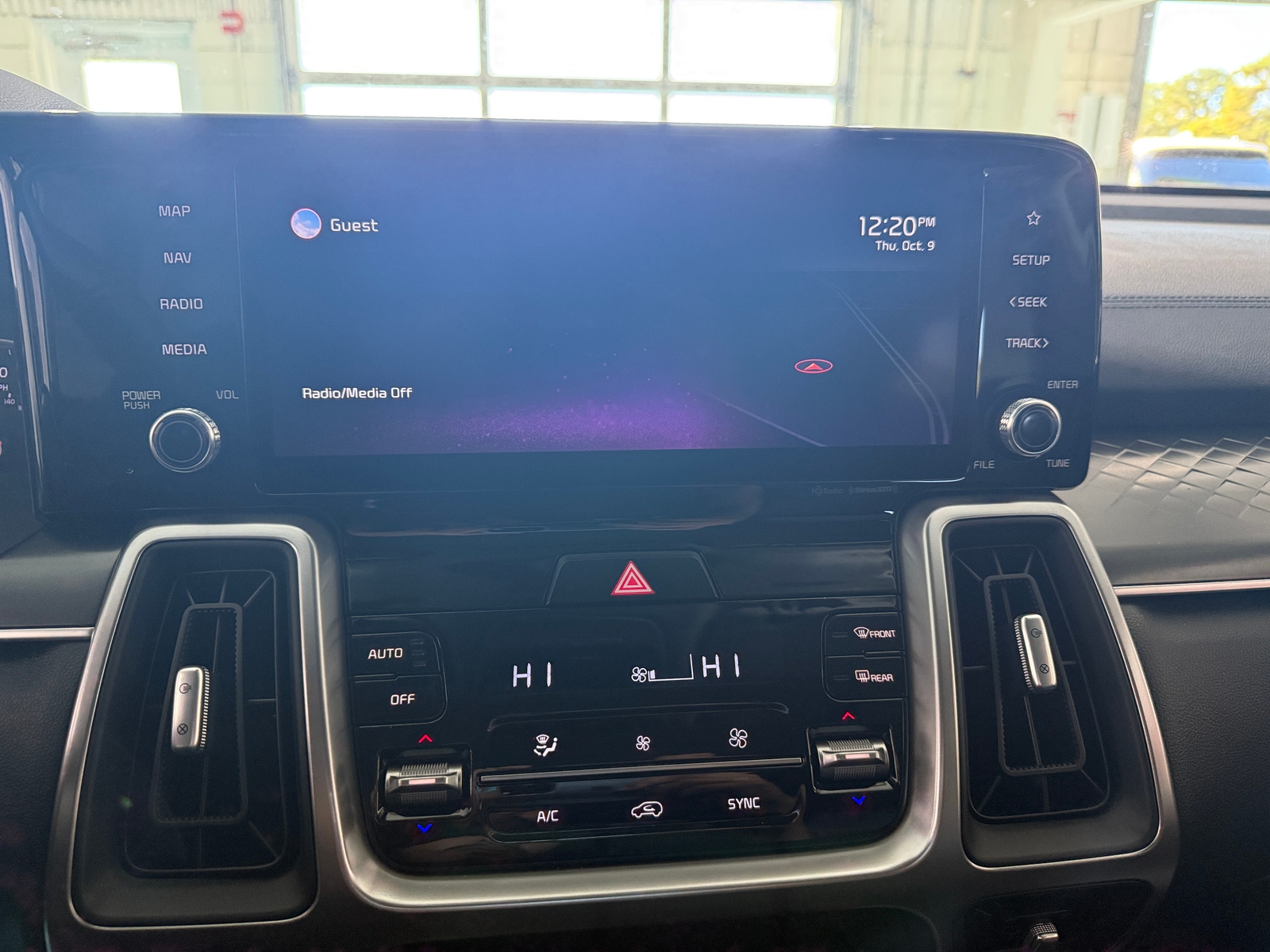 Thumbnail: 2022 Kia Sorento - 4