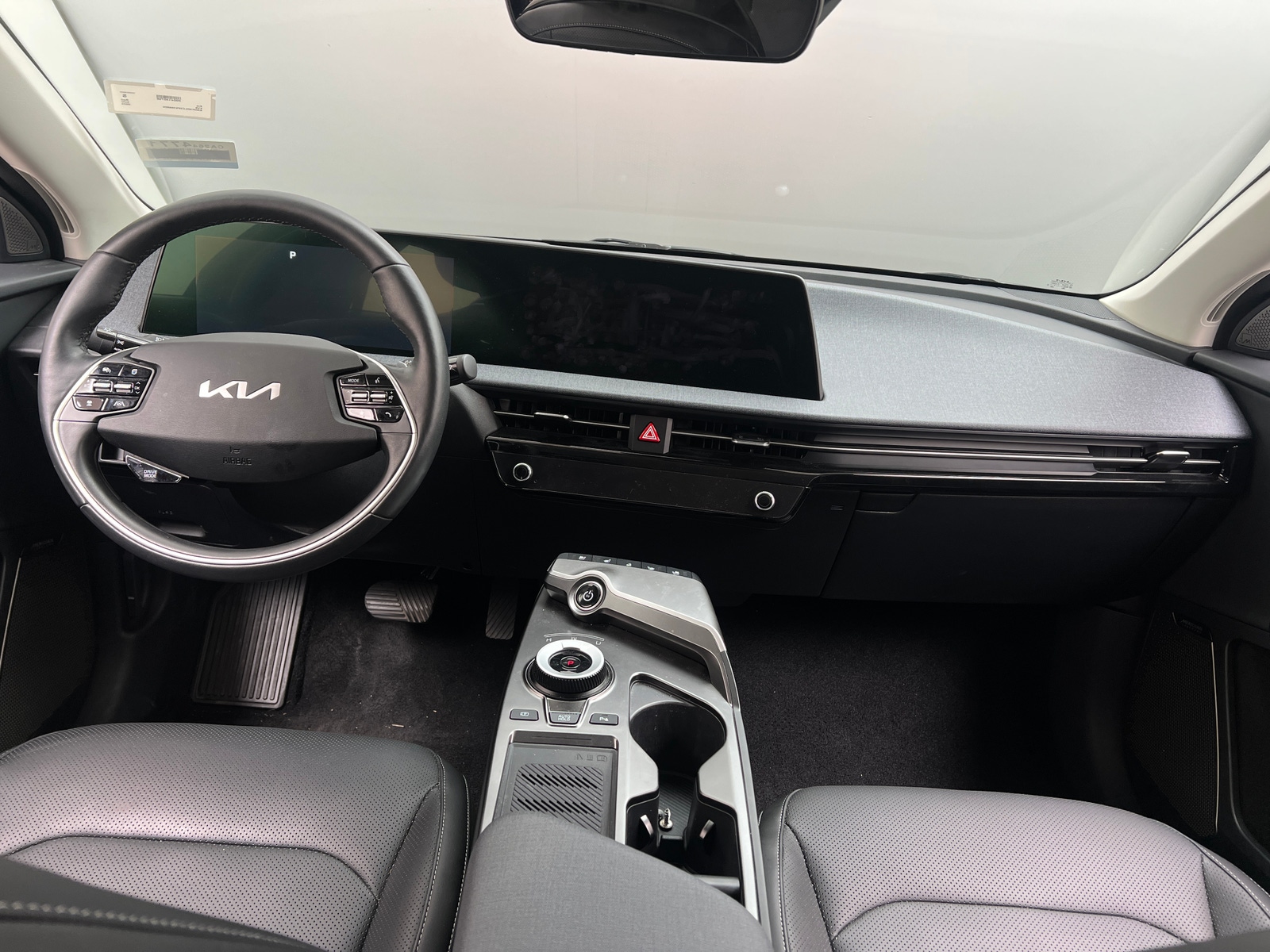 Thumbnail: 2023 Kia EV6 - 2