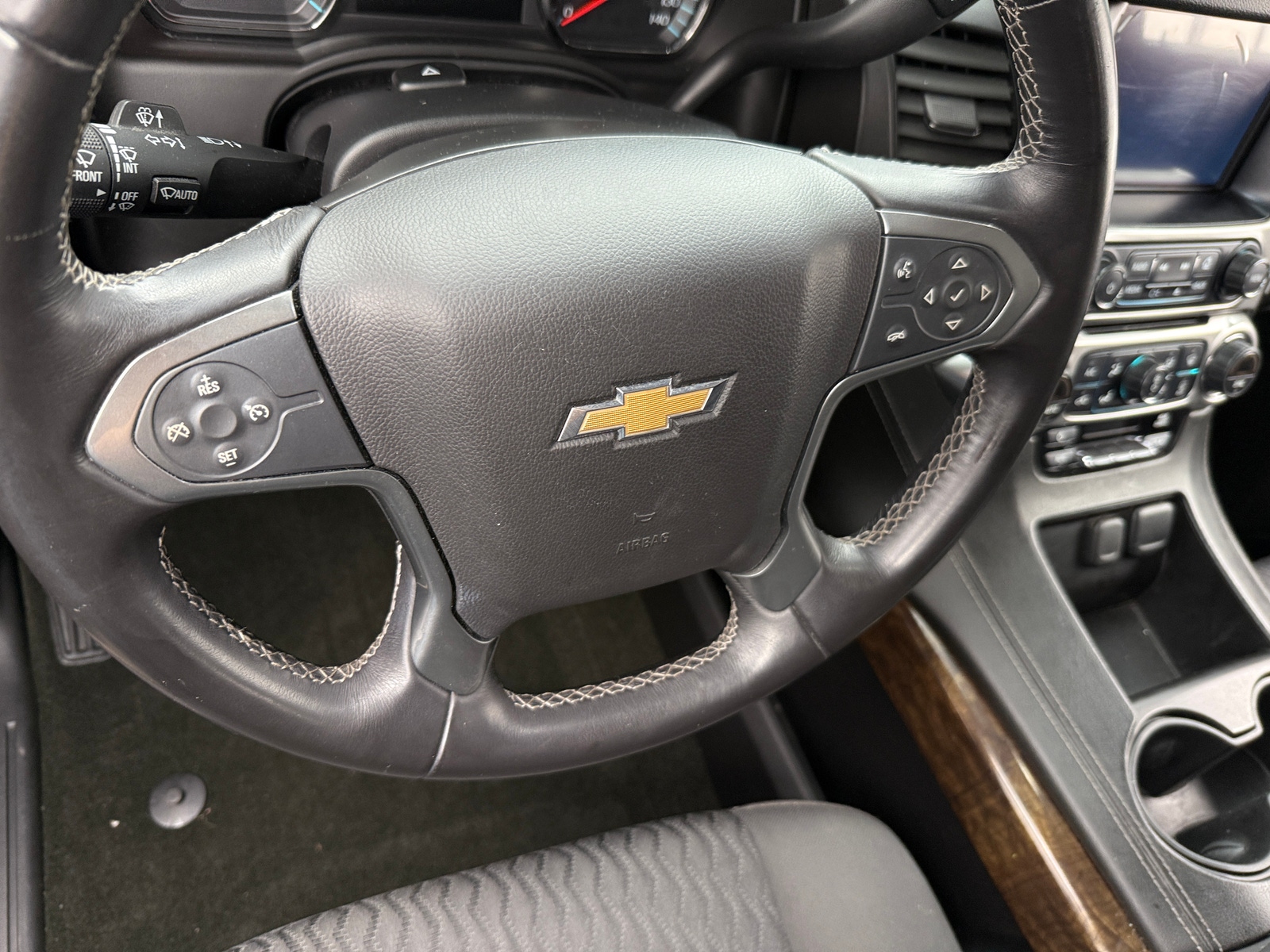 Thumbnail: 2016 Chevrolet Suburban - 5