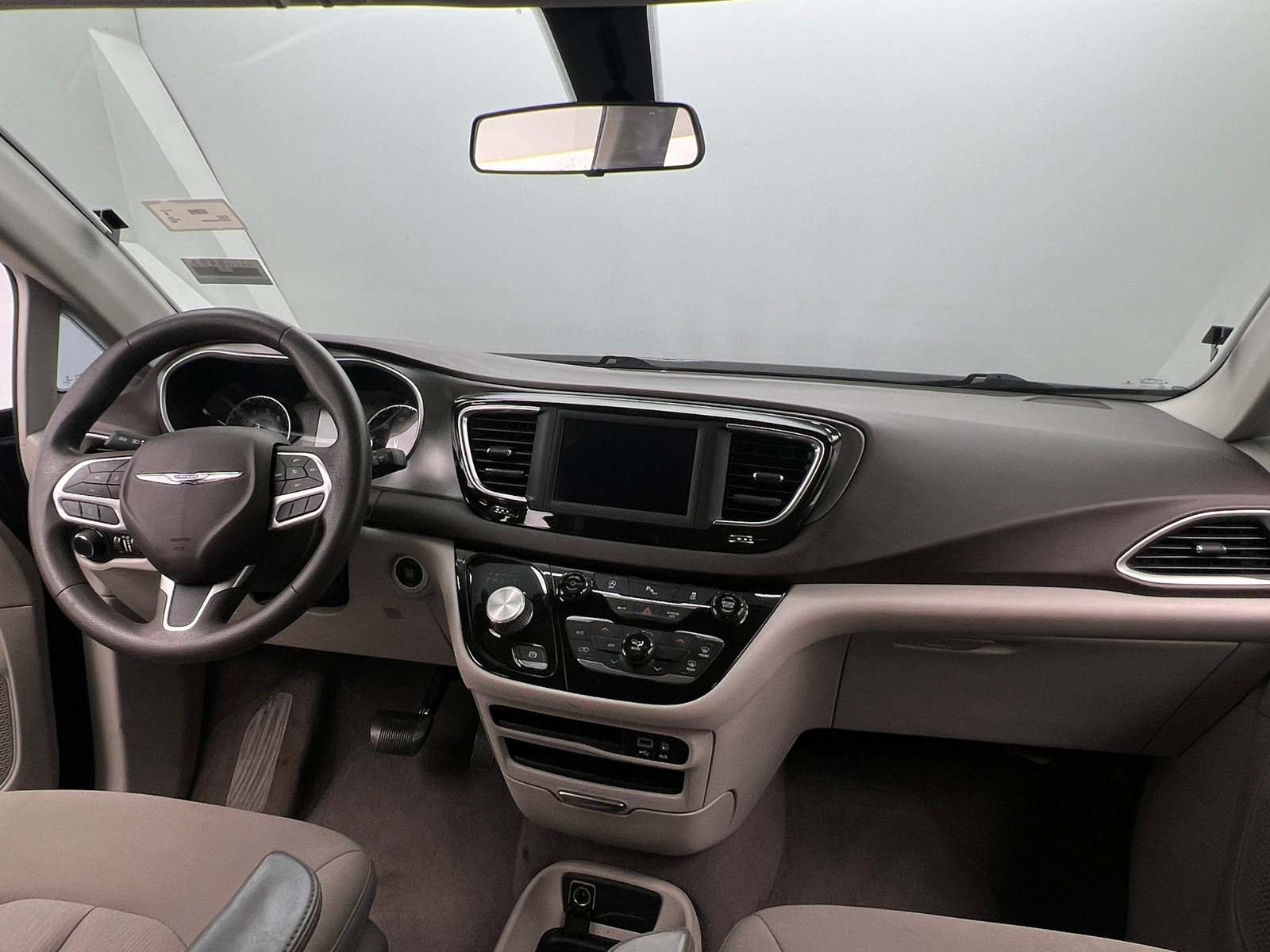 Thumbnail: 2019 Chrysler Pacifica - 3