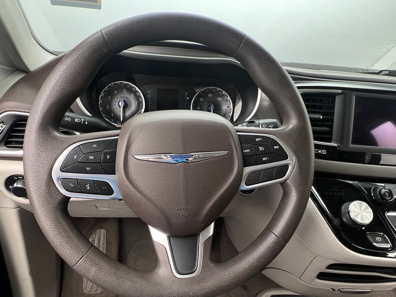 Thumbnail: 2019 Chrysler Pacifica - 5