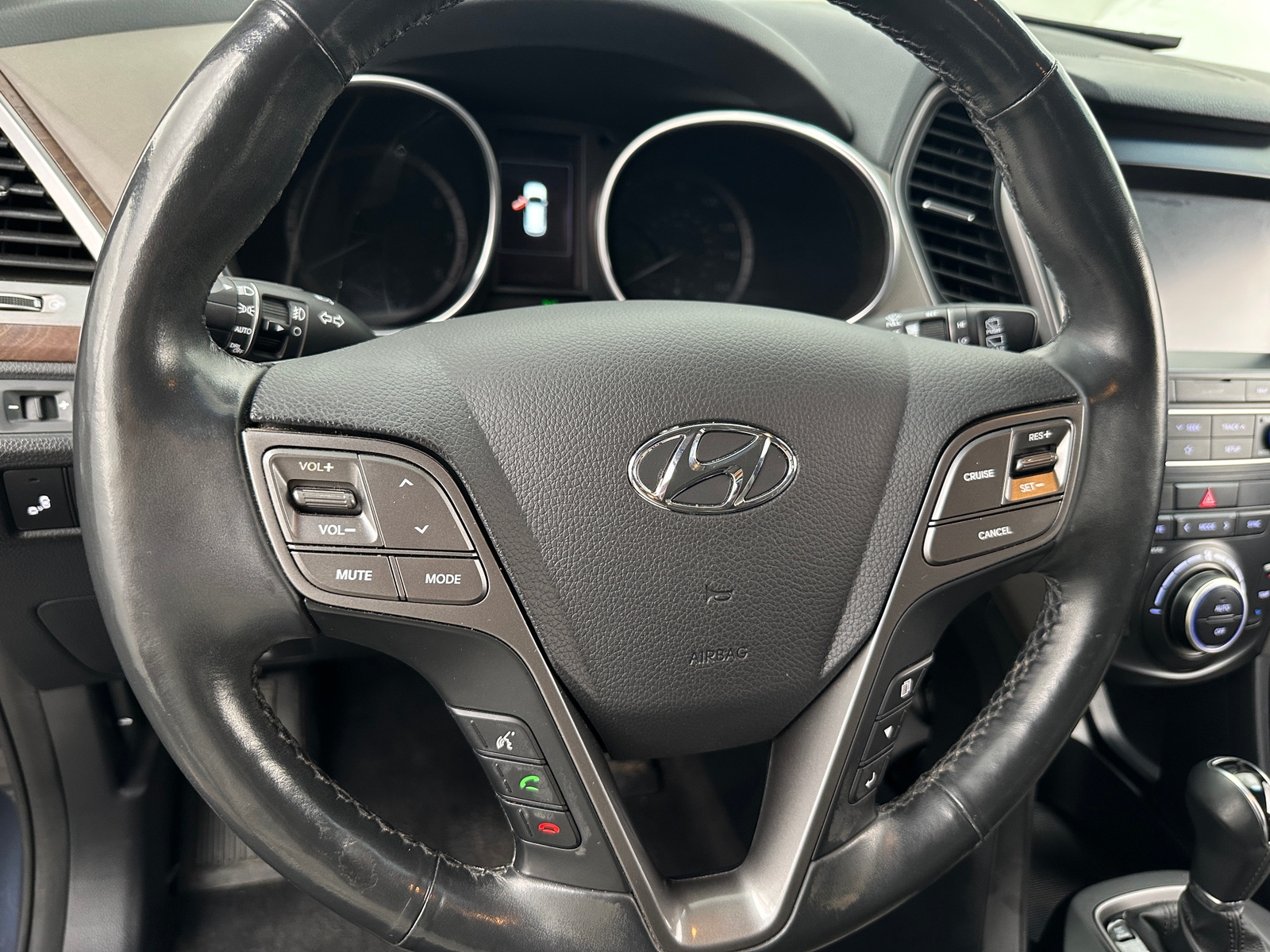 Thumbnail: 2019 Hyundai Santa Fe - 4