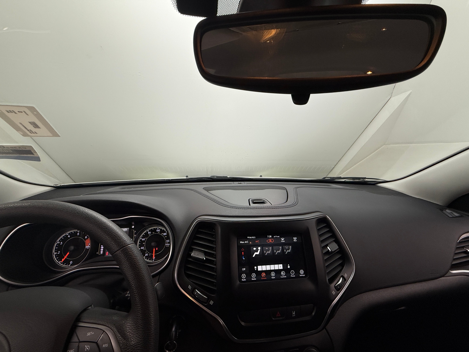 Thumbnail: 2021 Jeep Cherokee - 3