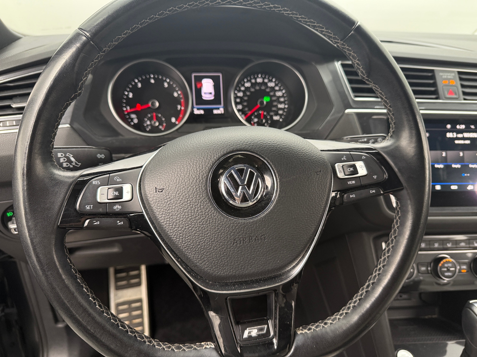 Thumbnail: 2020 Volkswagen Tiguan - 4