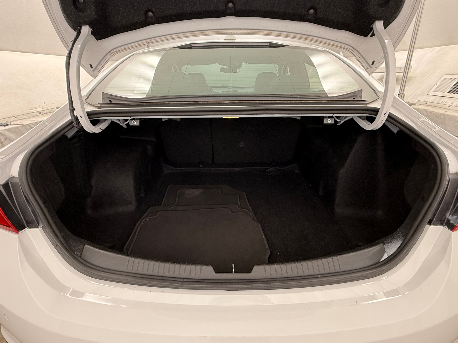 Thumbnail: 2024 Chevrolet Malibu - 7
