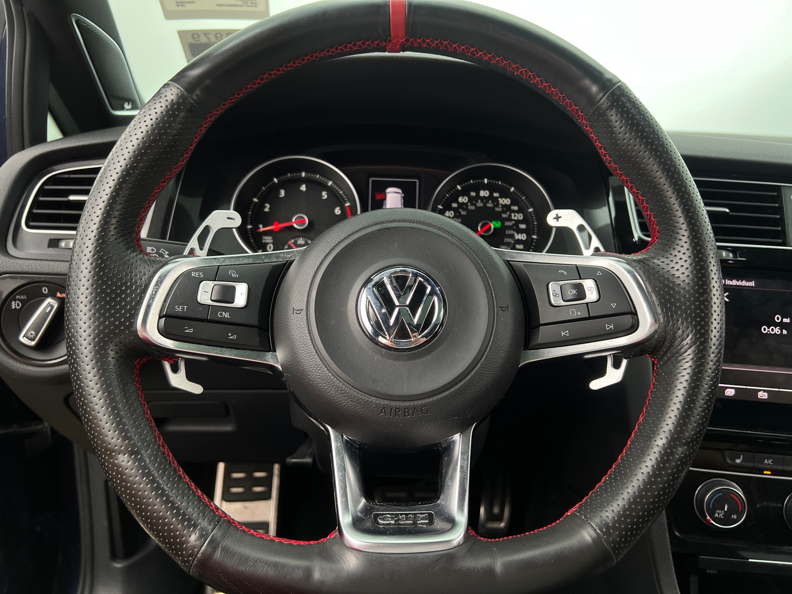 Thumbnail: 2016 Volkswagen Golf - 5