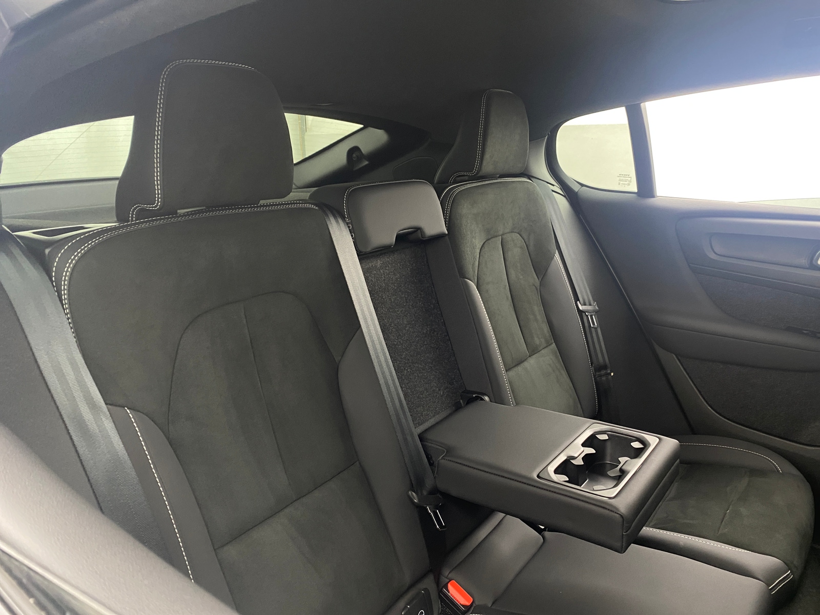 Thumbnail: 2023 Volvo C40 - 6