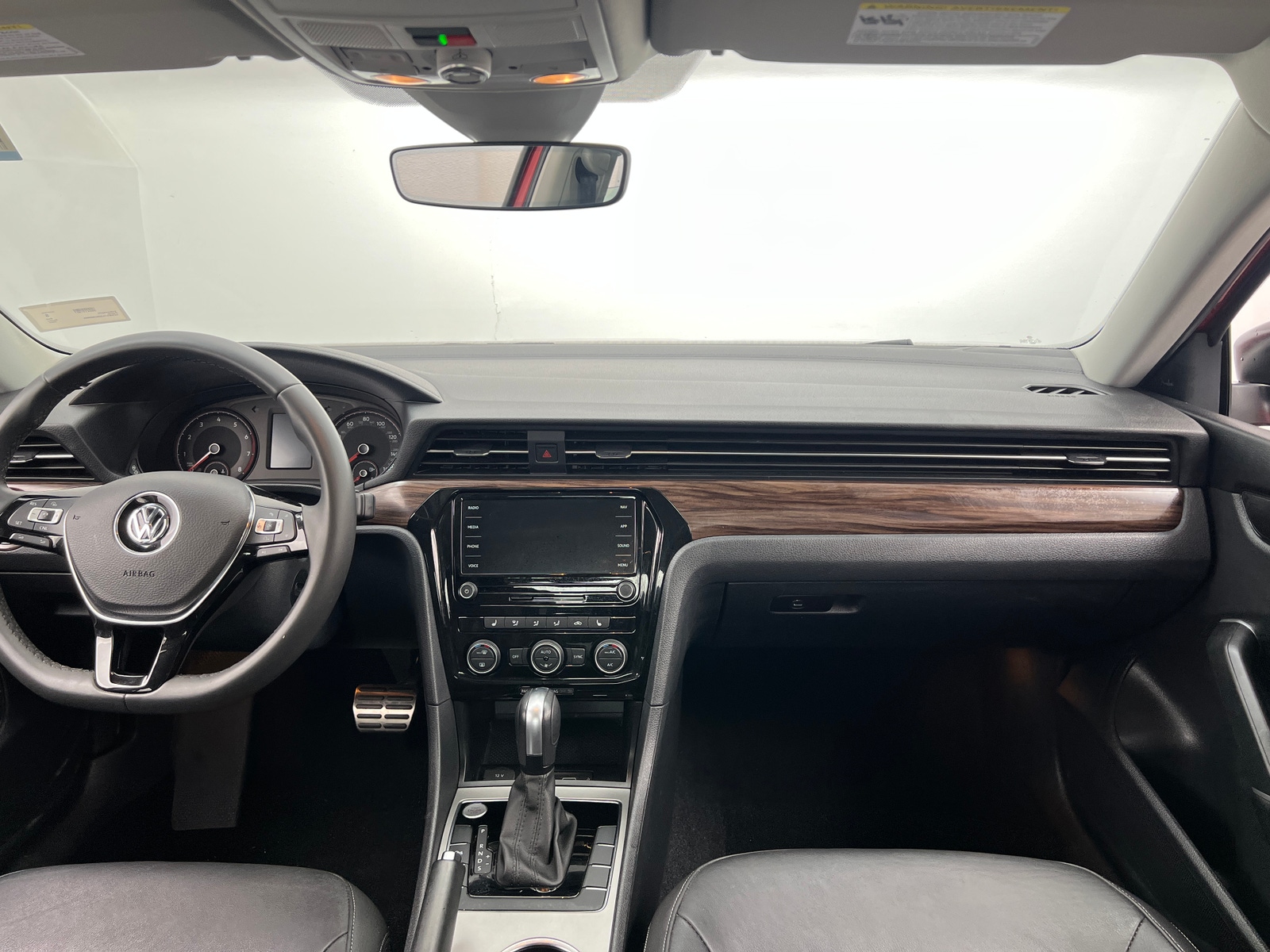 Thumbnail: 2022 Volkswagen Passat - 2