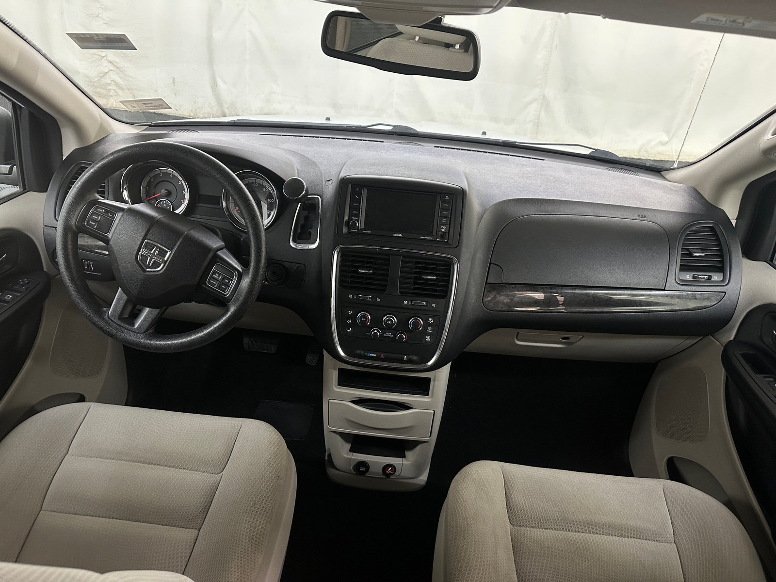 Thumbnail: 2019 Dodge Grand Caravan - 3