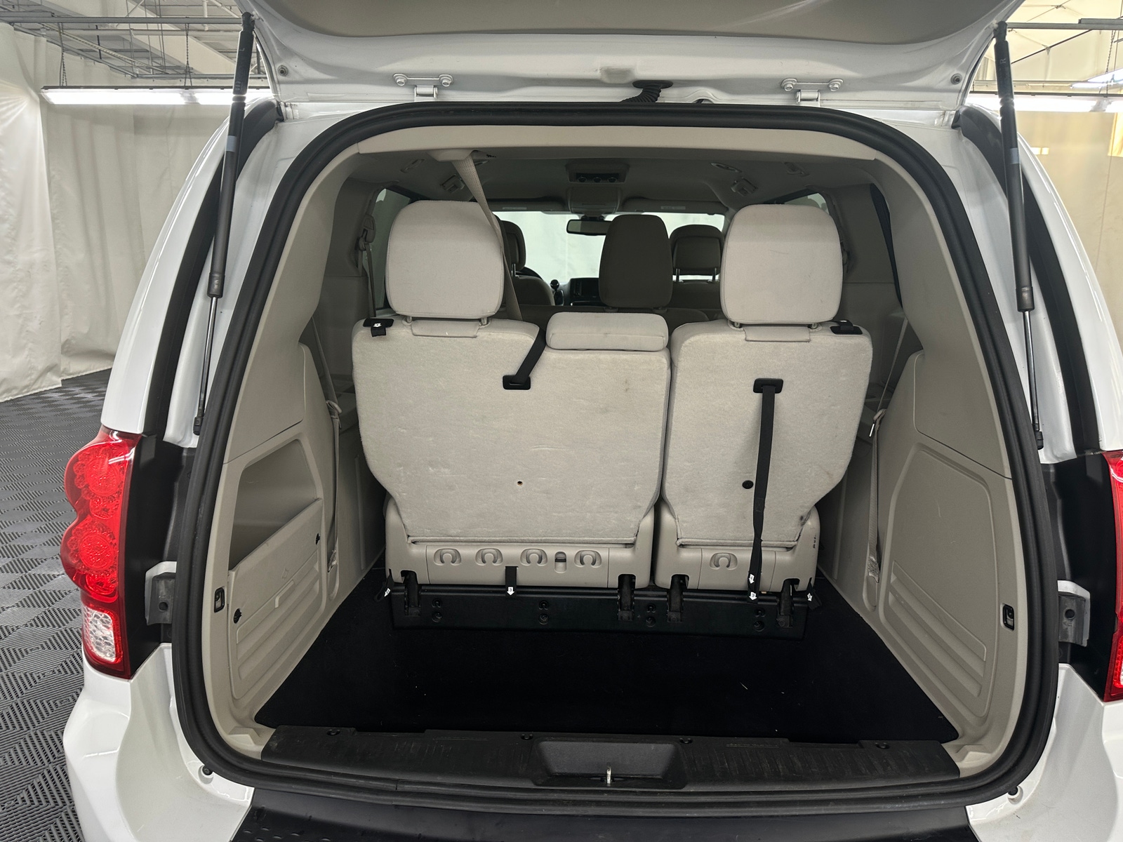 Thumbnail: 2019 Dodge Grand Caravan - 7