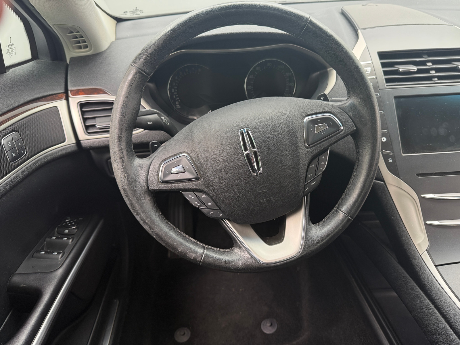 Thumbnail: 2016 Lincoln MKZ - 4