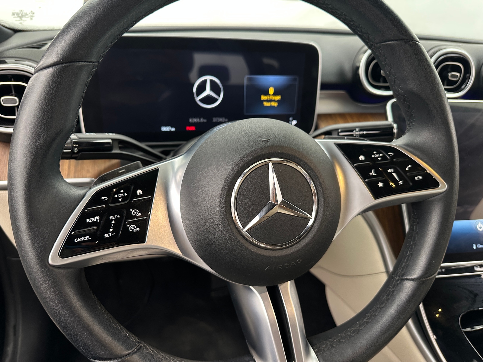 Thumbnail: 2022 Mercedes-Benz C-Class - 4