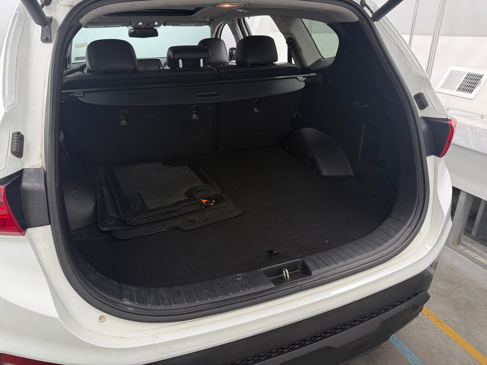 Thumbnail: 2019 Hyundai Santa Fe - 6