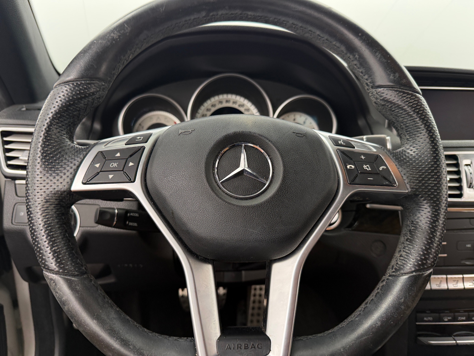 Thumbnail: 2016 Mercedes-Benz E-Class - 4