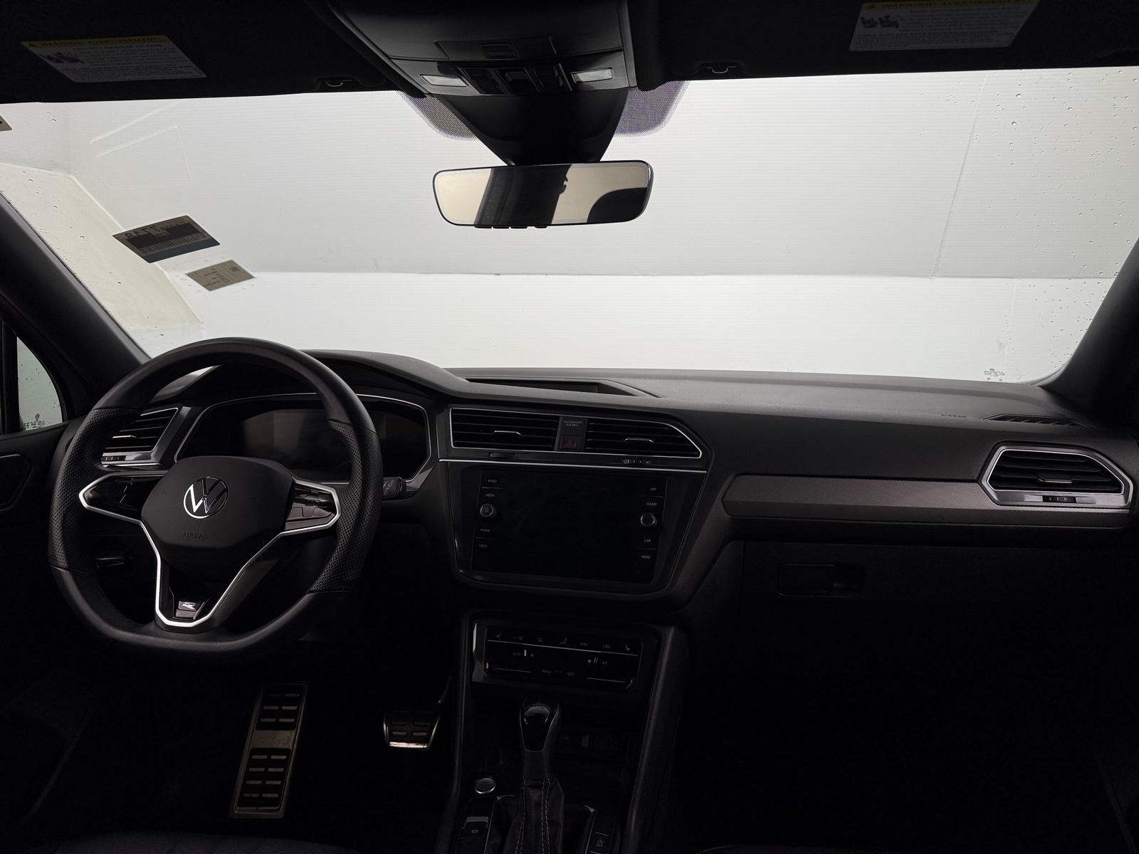 Thumbnail: 2023 Volkswagen Tiguan - 2