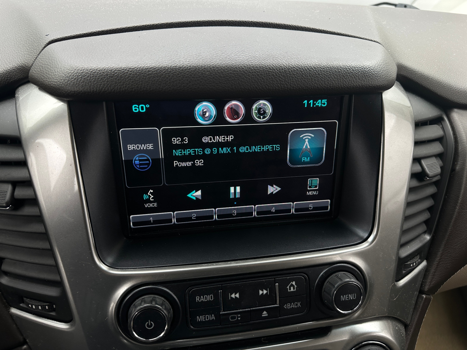 Thumbnail: 2015 Chevrolet Tahoe - 3