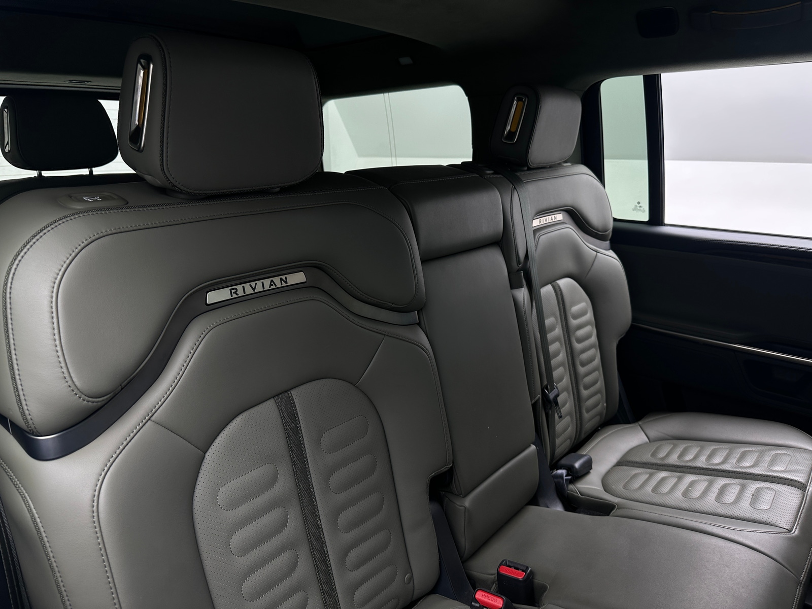 Thumbnail: 2023 Rivian R1S - 5