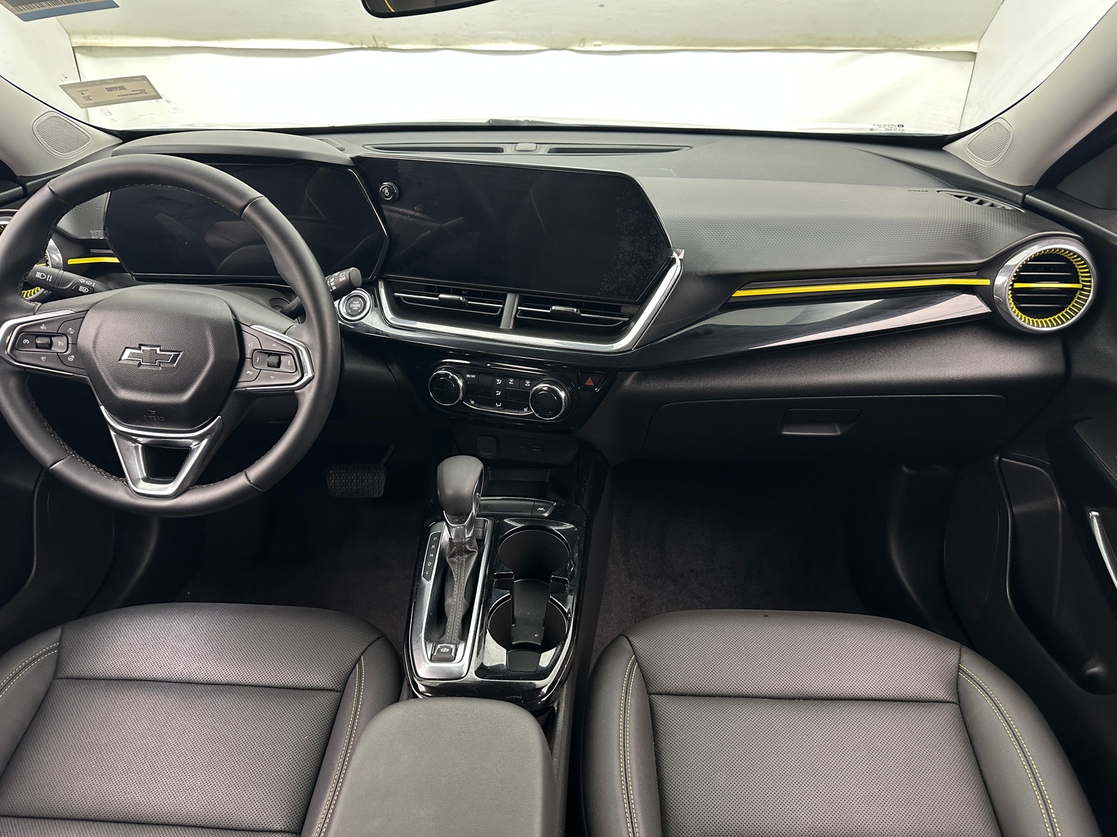 Thumbnail: 2025 Chevrolet Trax - 2