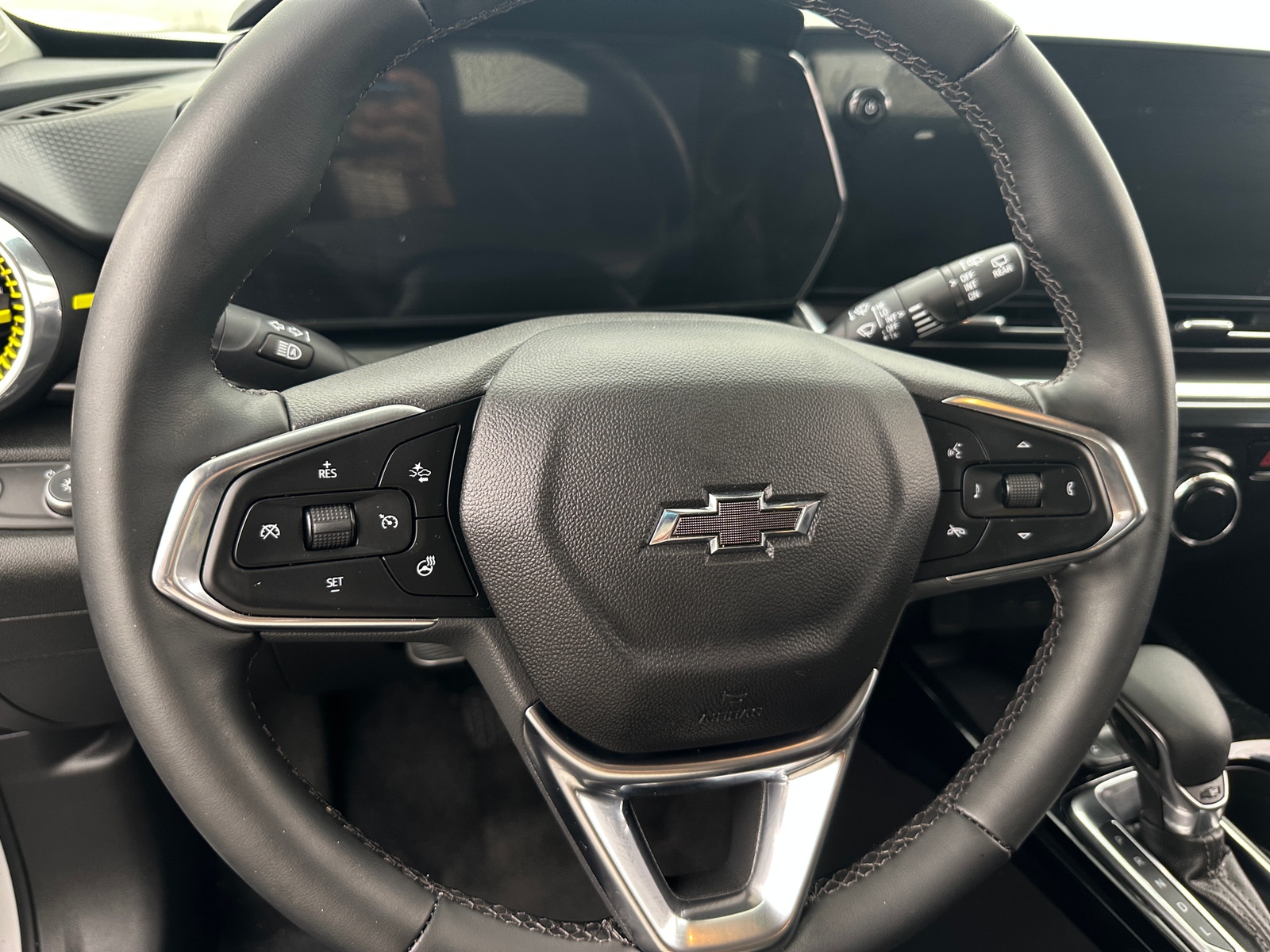 Thumbnail: 2025 Chevrolet Trax - 4