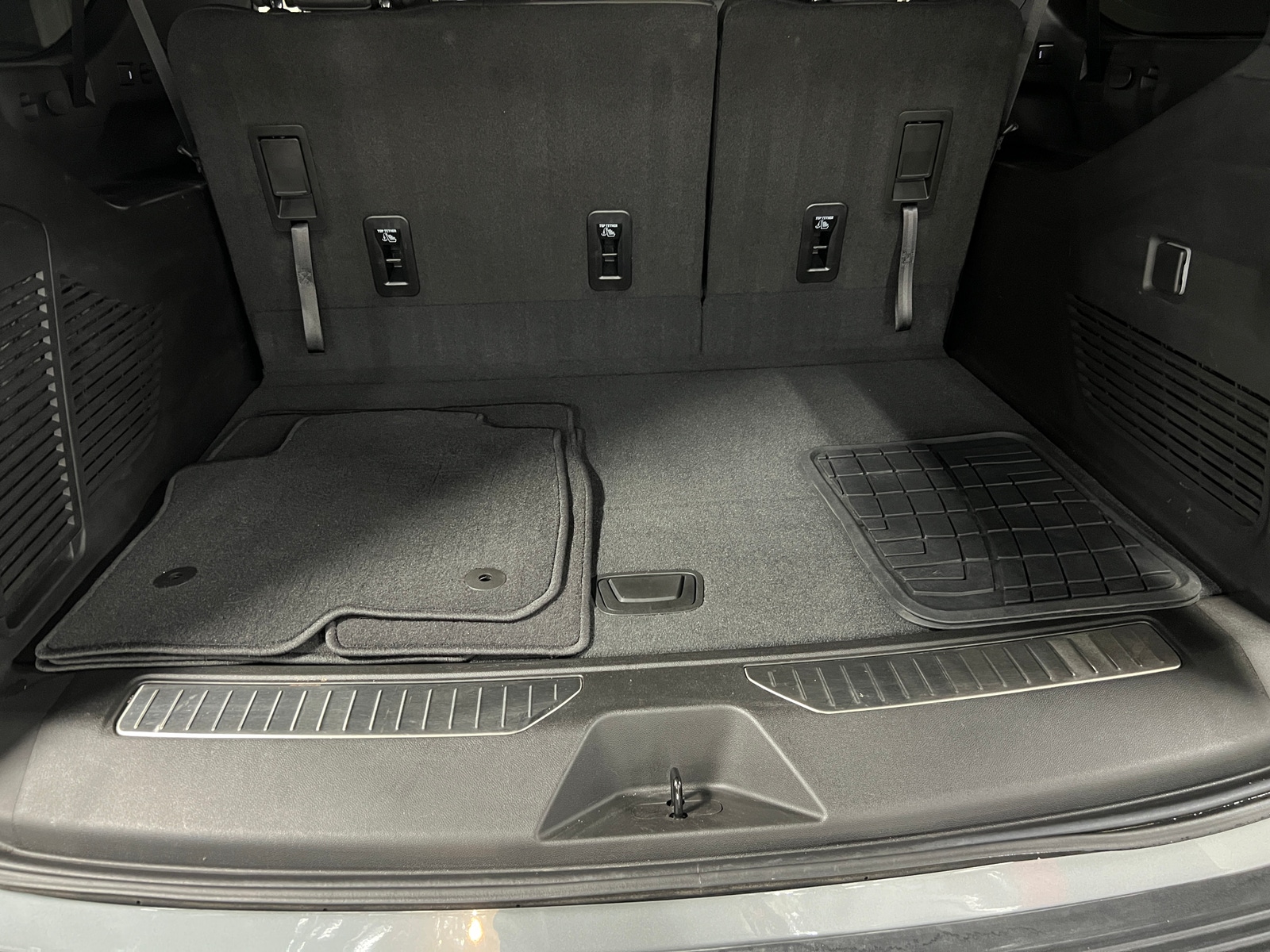 Thumbnail: 2023 Chevrolet Suburban - 6