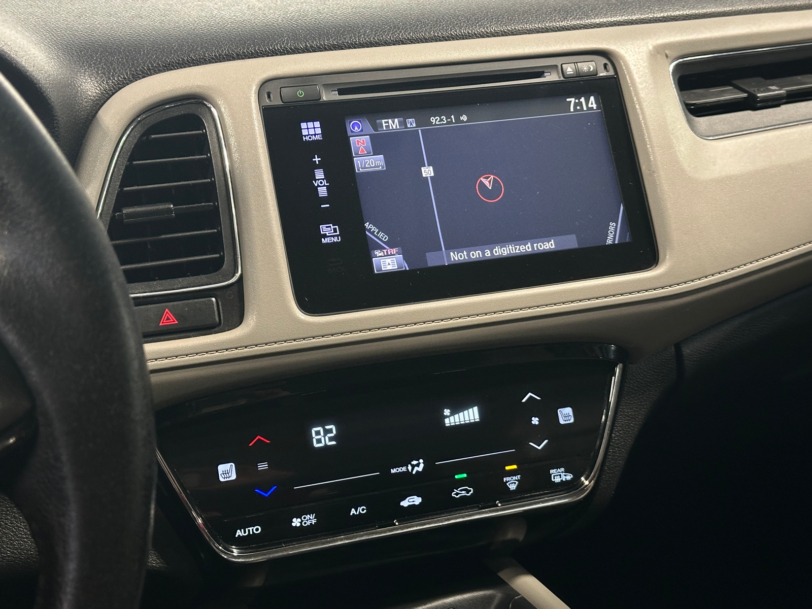 Thumbnail: 2016 Honda HR-V - 3