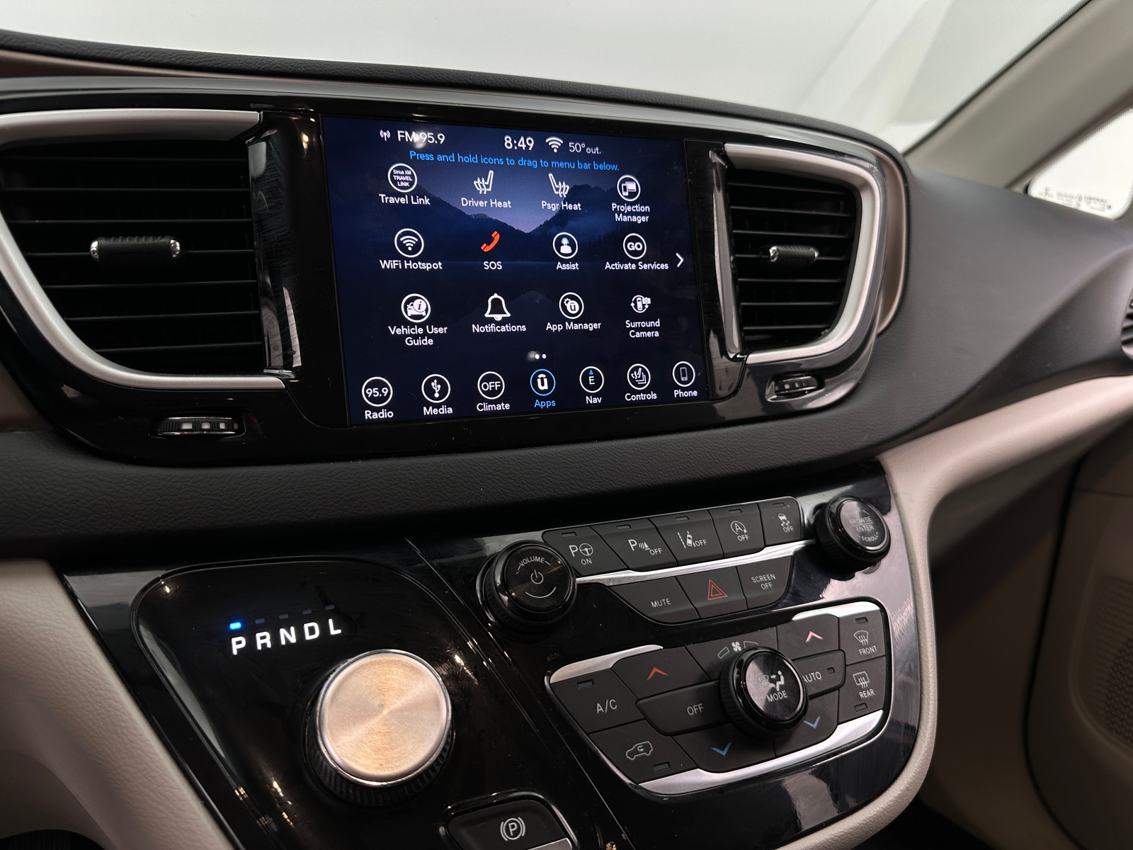 Thumbnail: 2019 Chrysler Pacifica - 3