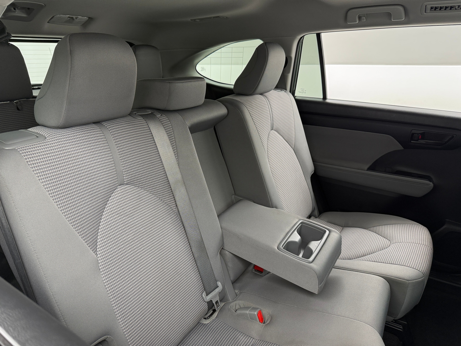 Thumbnail: 2023 Toyota Highlander - 6