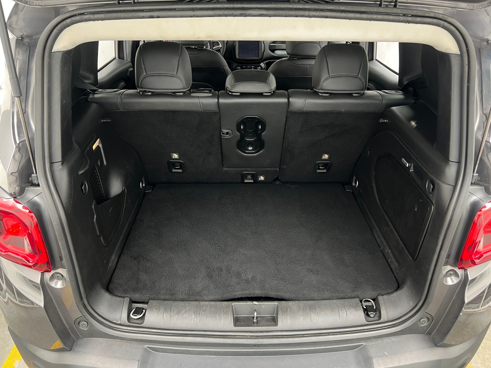 Thumbnail: 2021 Jeep Renegade - 6
