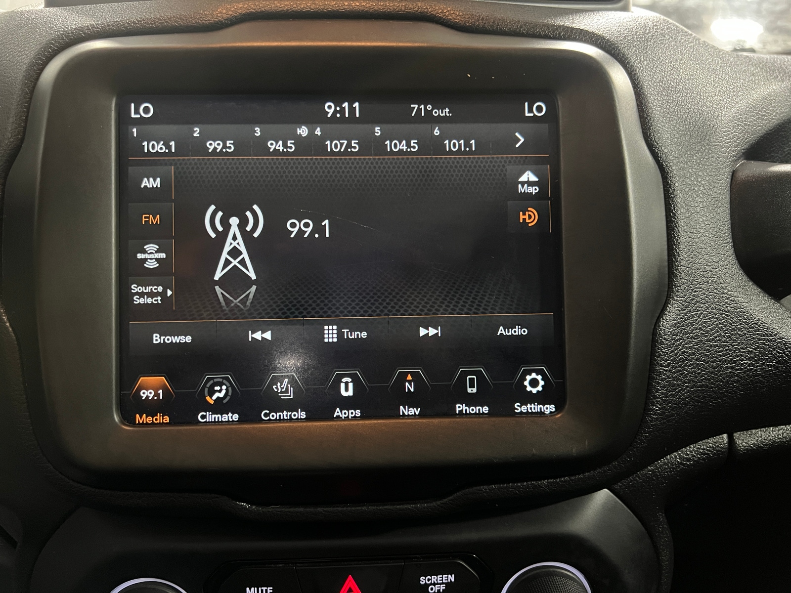 Thumbnail: 2021 Jeep Renegade - 3