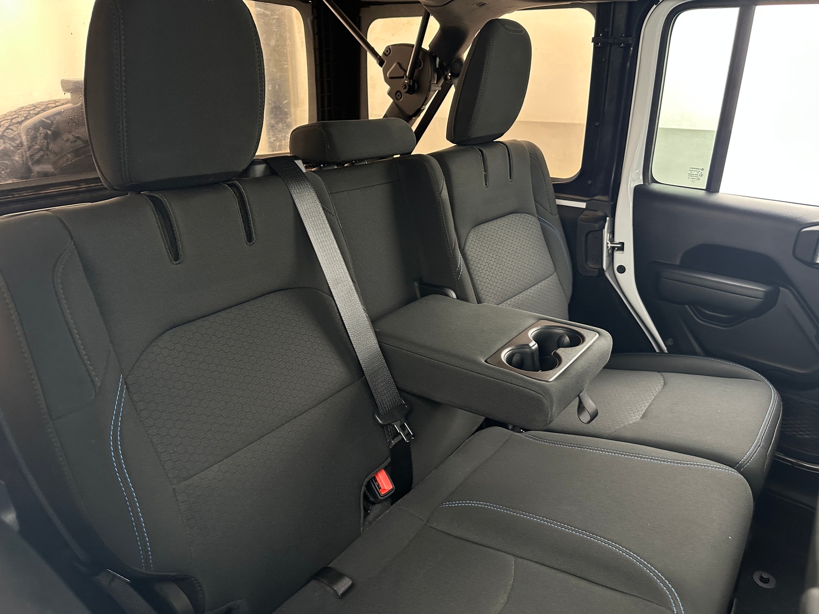 Thumbnail: 2022 Jeep Wrangler - 6