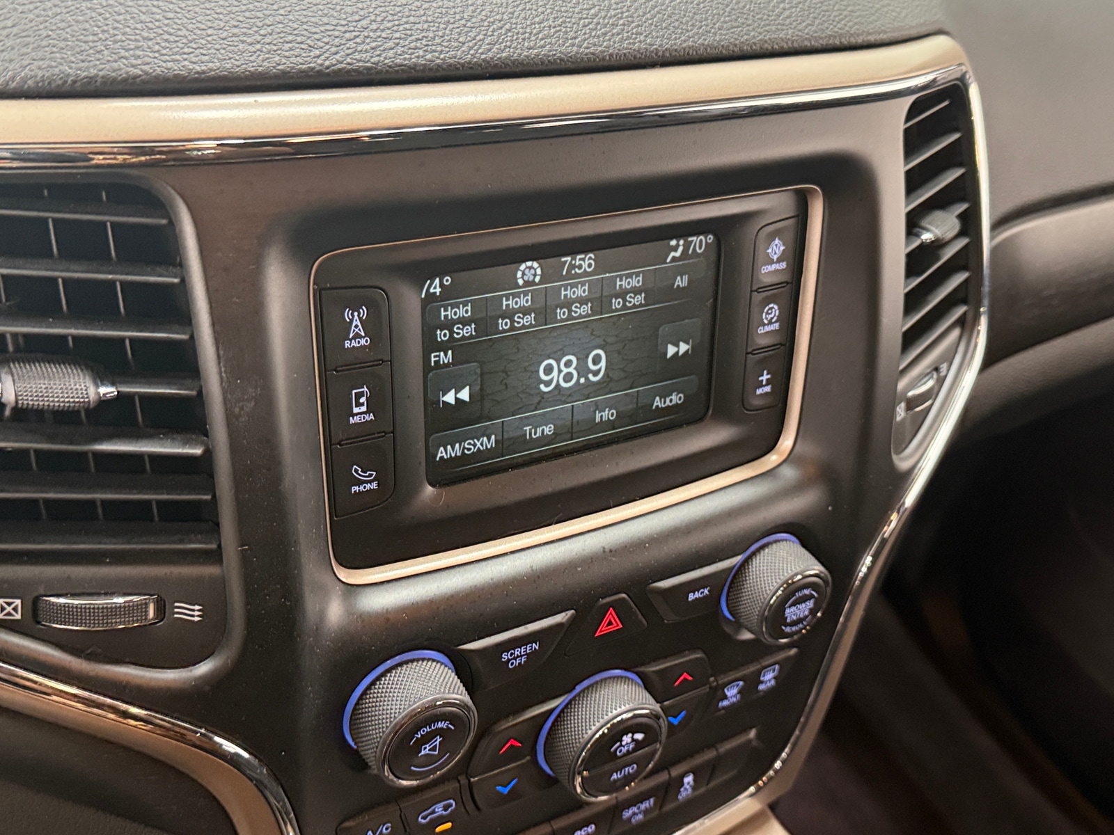 Thumbnail: 2017 Jeep Grand Cherokee - 4