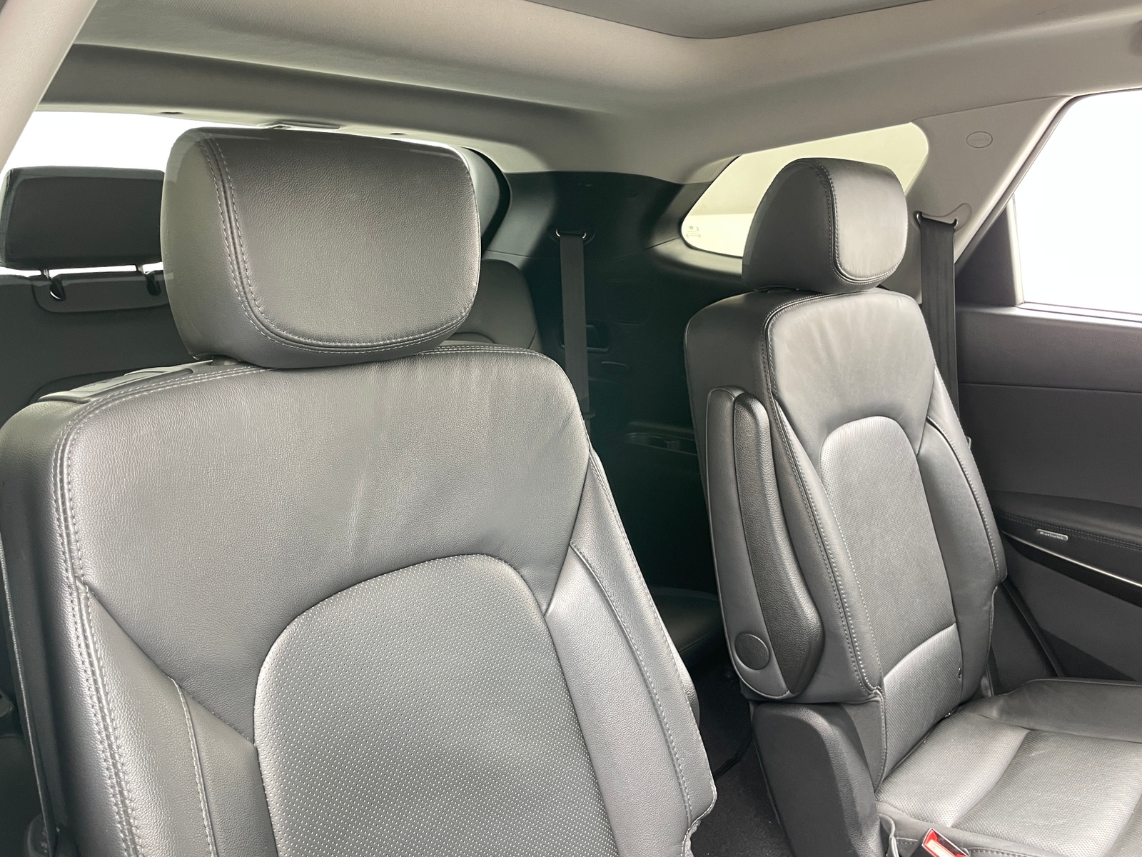 Thumbnail: 2017 Hyundai Santa Fe - 5