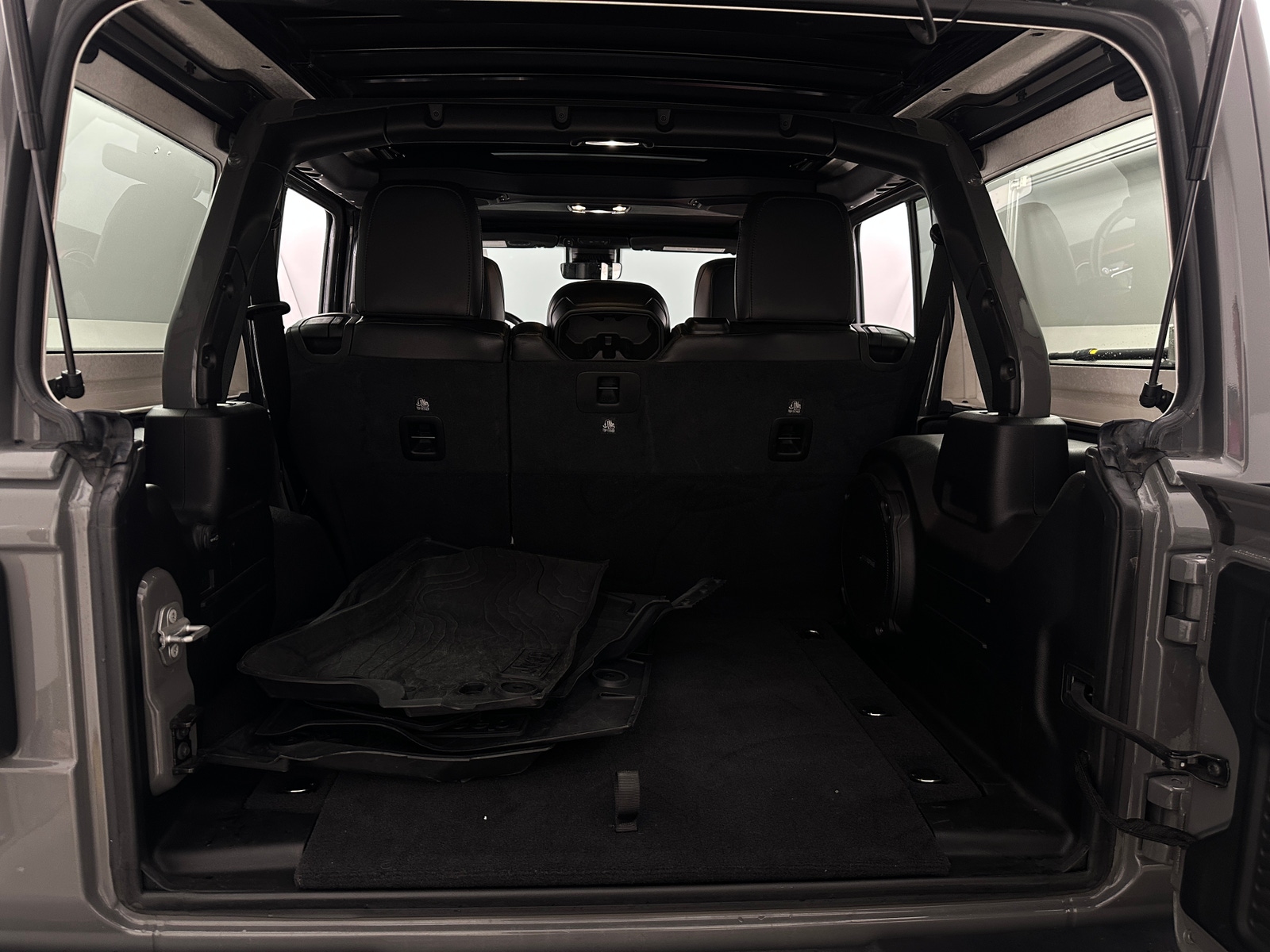 Thumbnail: 2021 Jeep Wrangler - 6