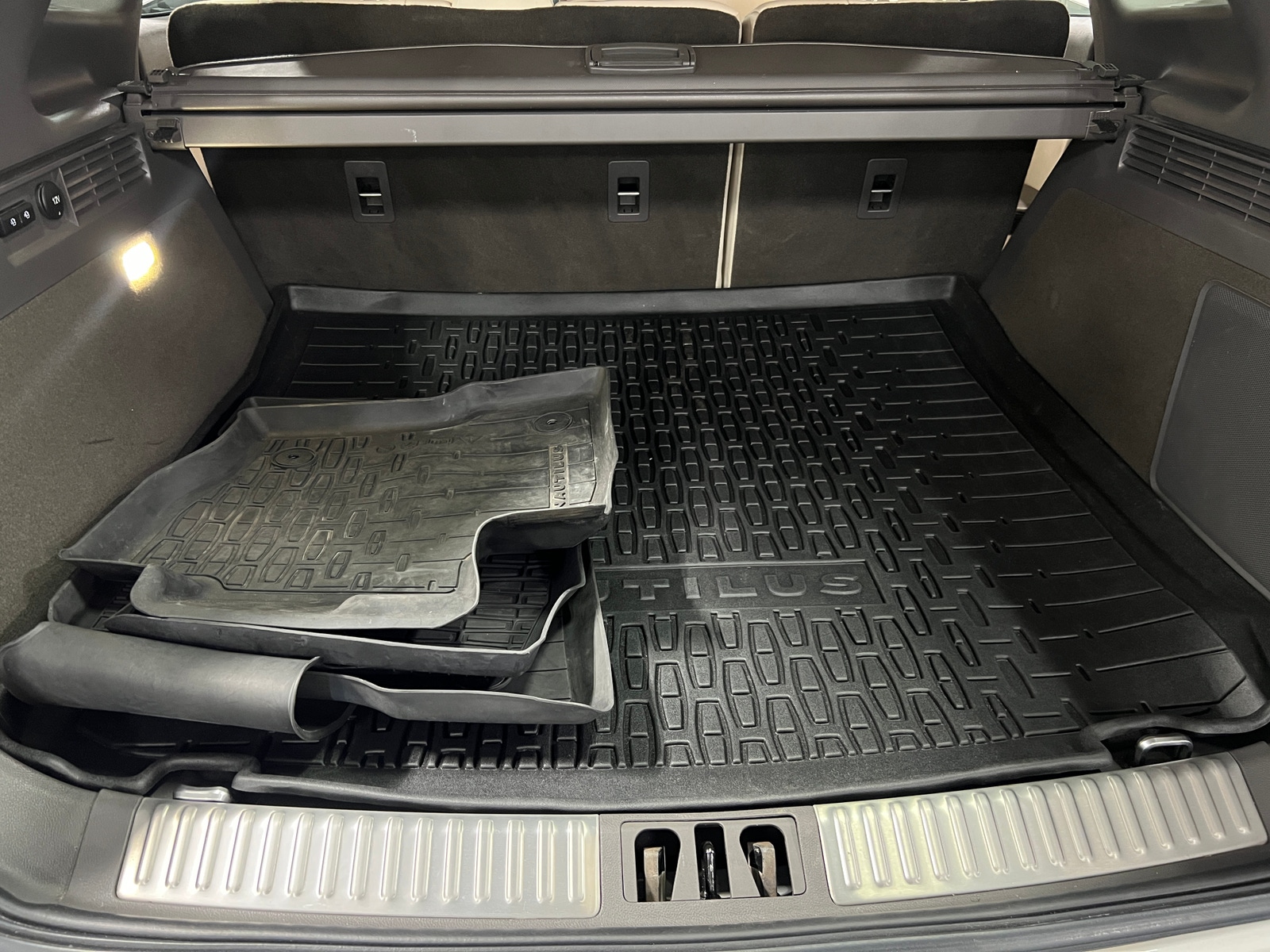 Thumbnail: 2020 Lincoln Nautilus - 6