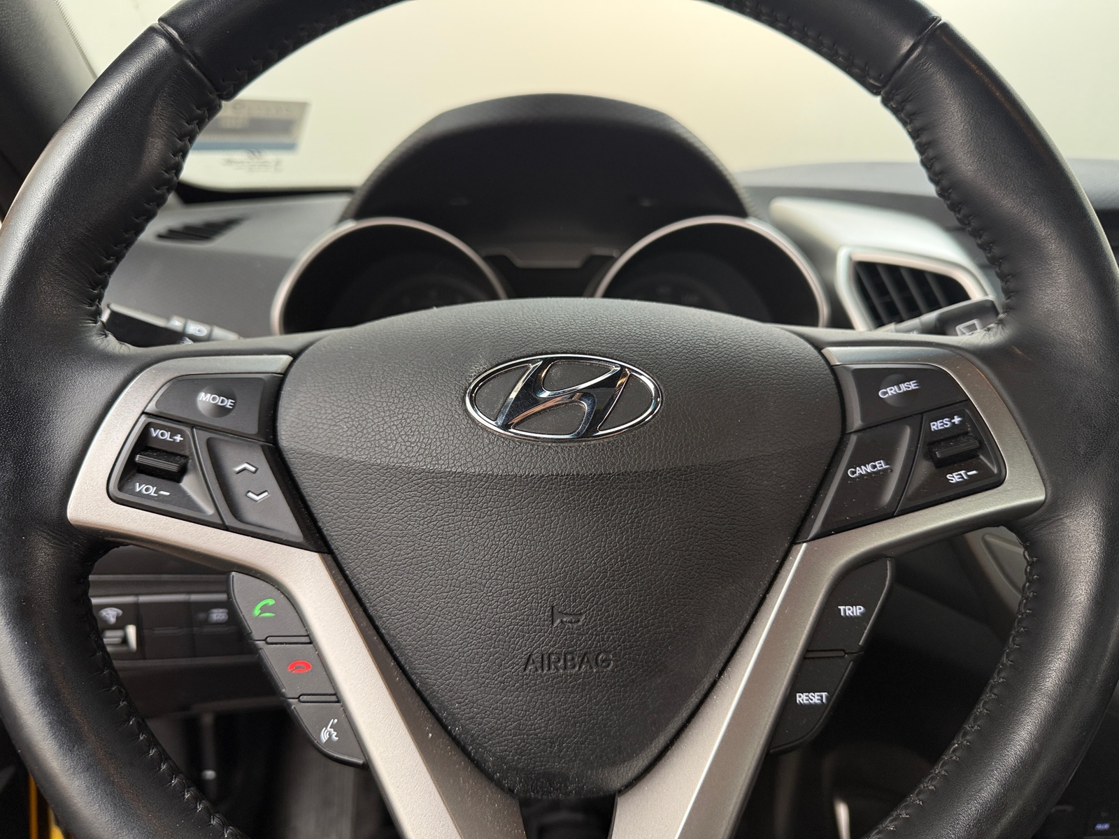 Thumbnail: 2016 Hyundai Veloster - 3