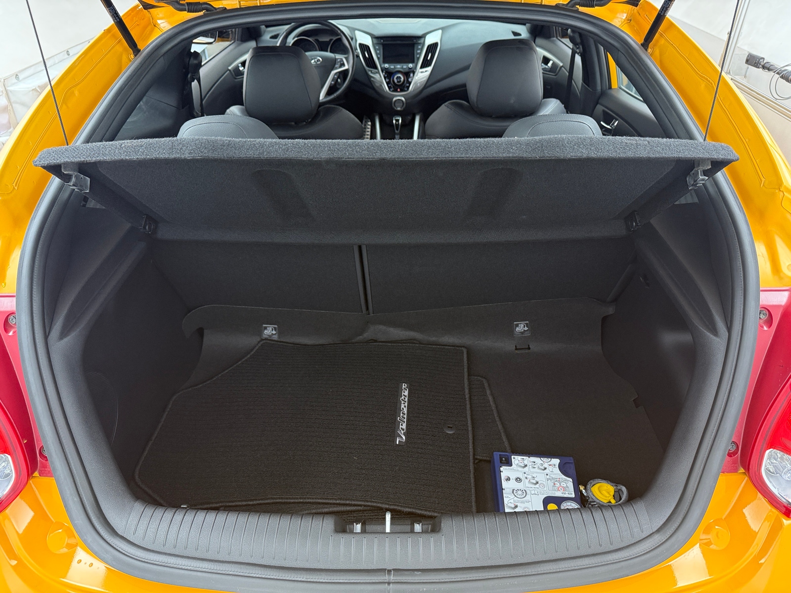 Thumbnail: 2016 Hyundai Veloster - 4