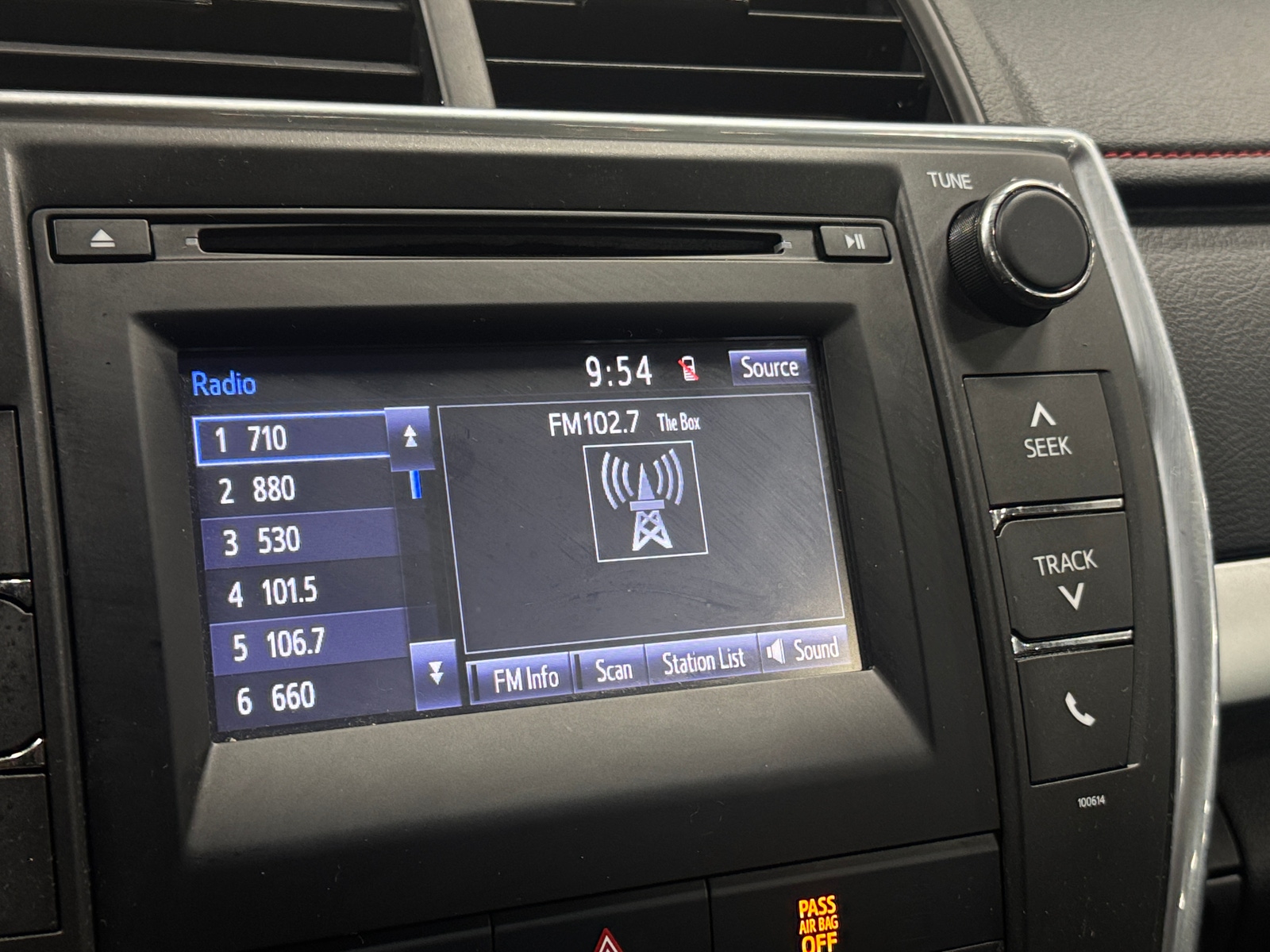Thumbnail: 2016 Toyota Camry - 4