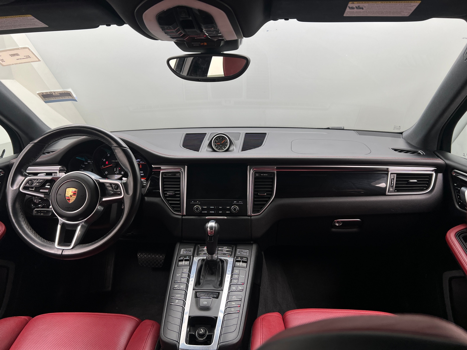 Thumbnail: 2018 Porsche Macan - 3