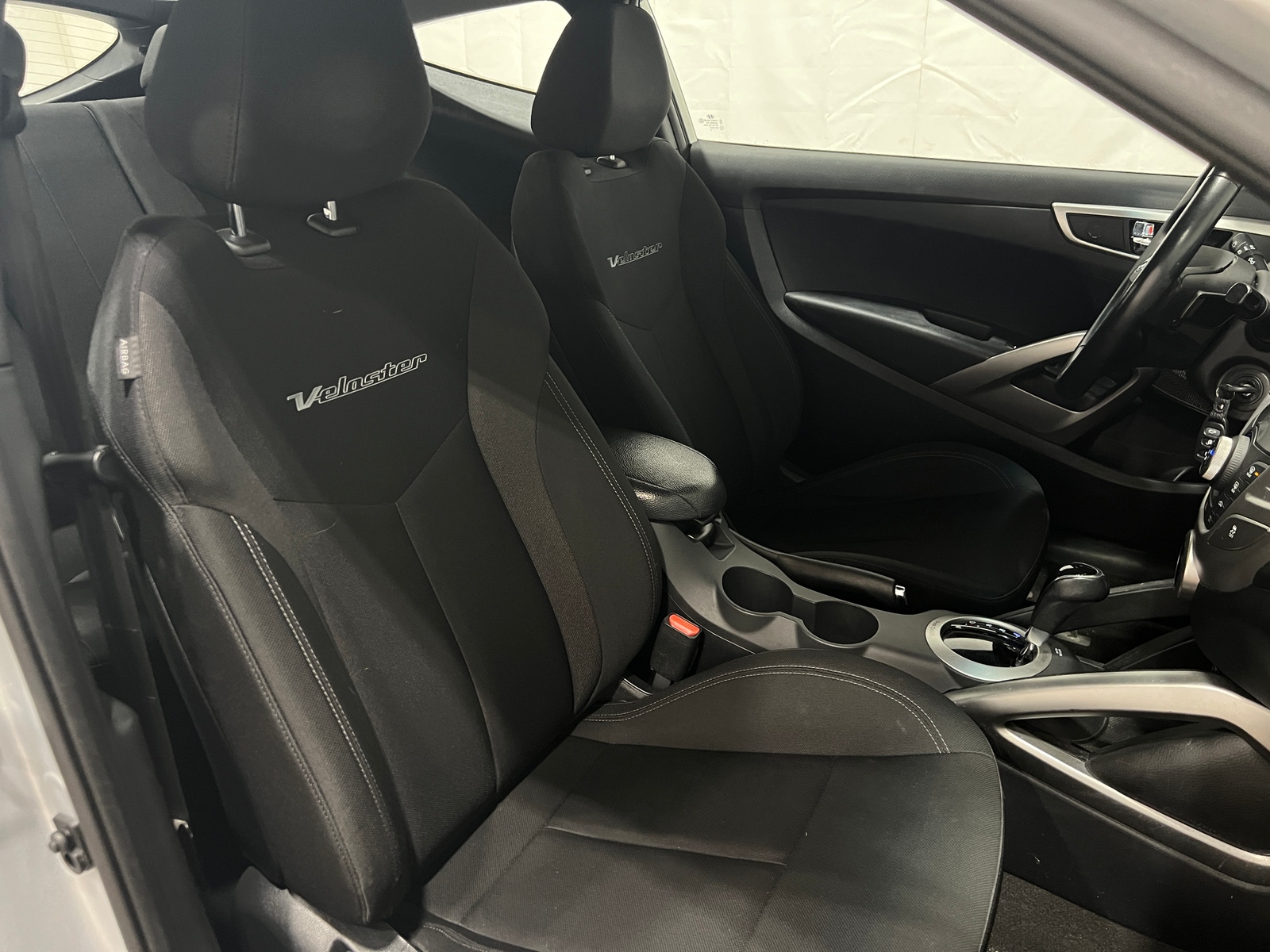 Thumbnail: 2017 Hyundai Veloster - 2