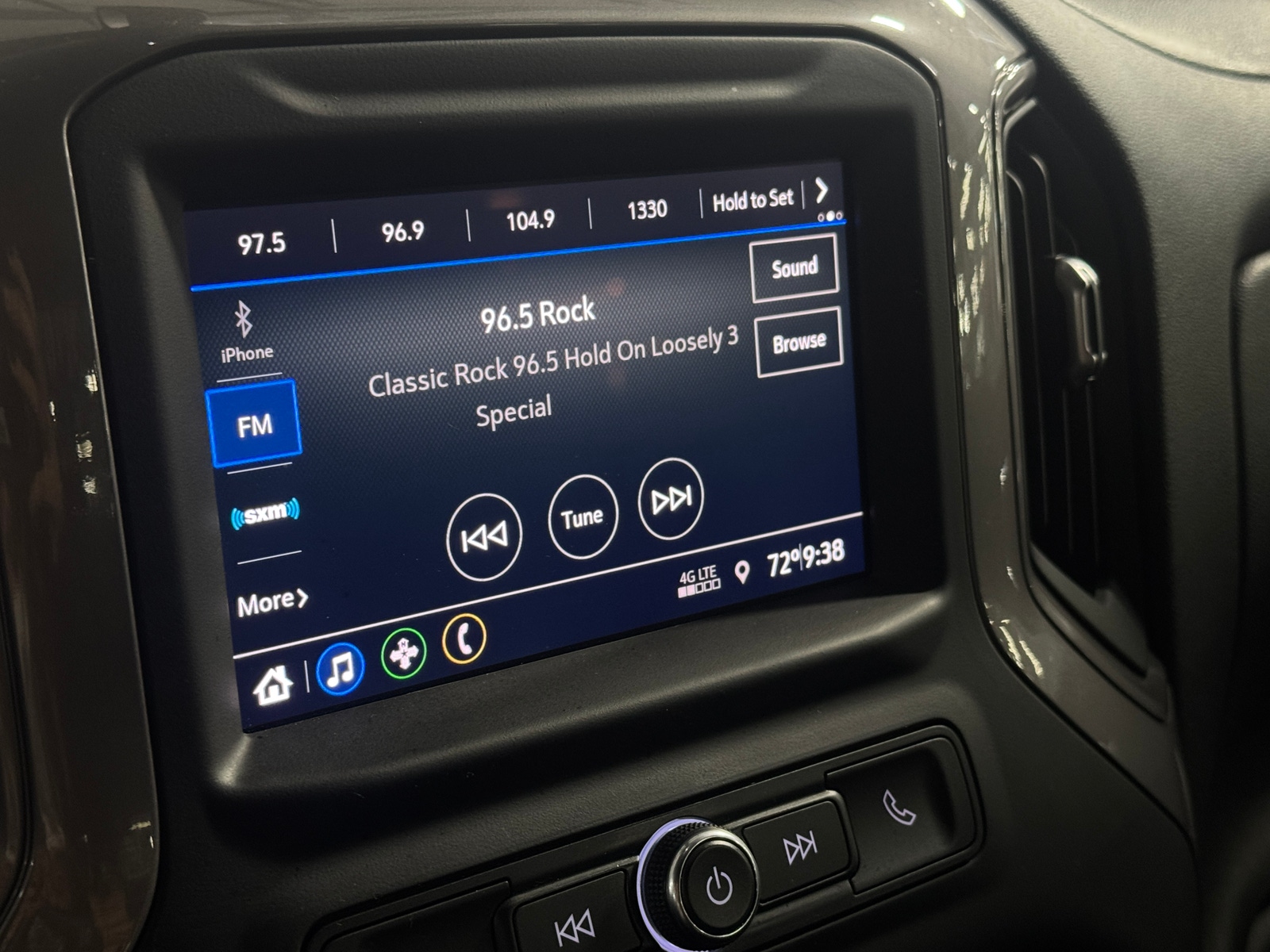 Thumbnail: 2021 Chevrolet Silverado 1500 - 4