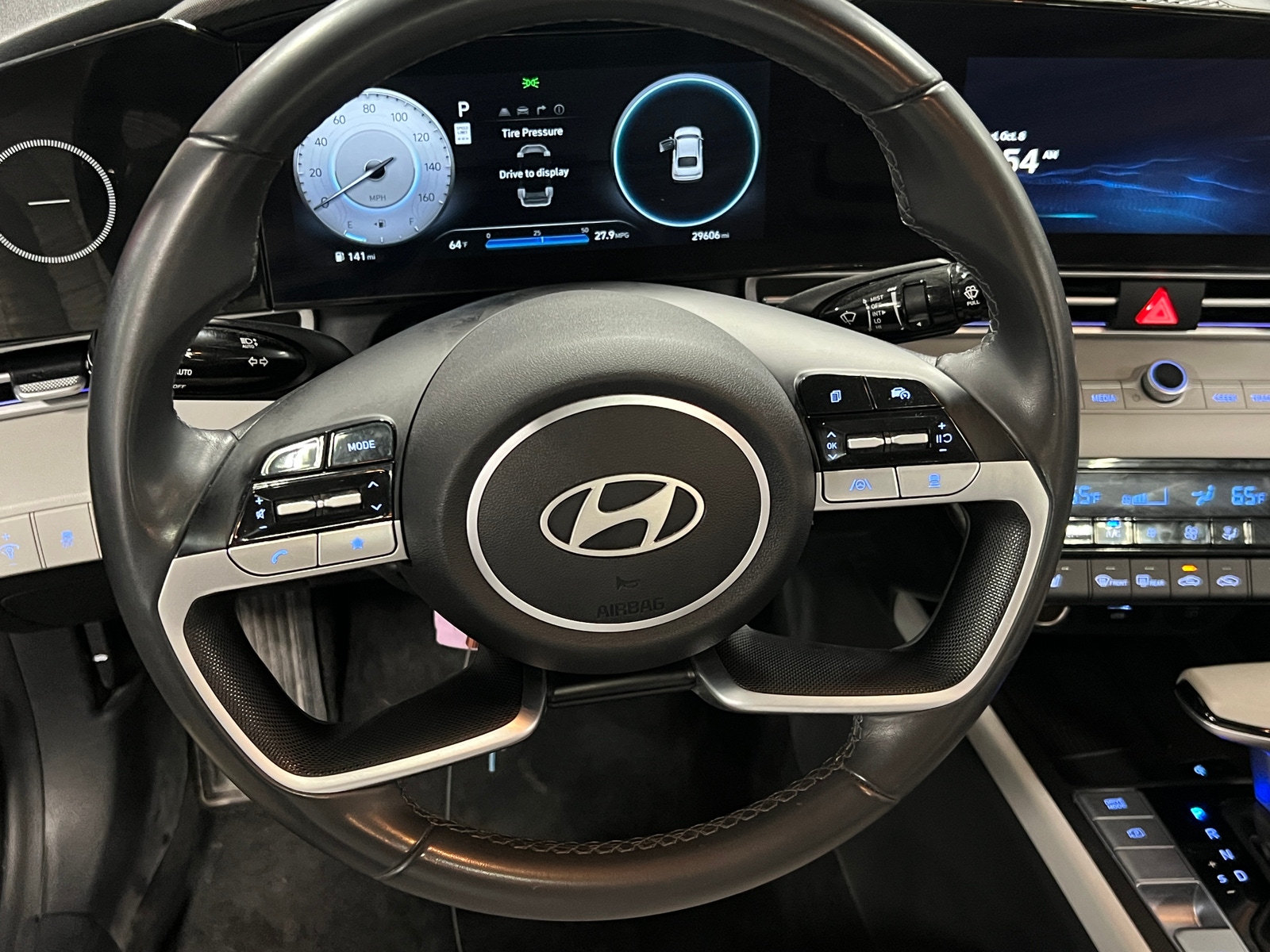Thumbnail: 2025 Hyundai Elantra - 4