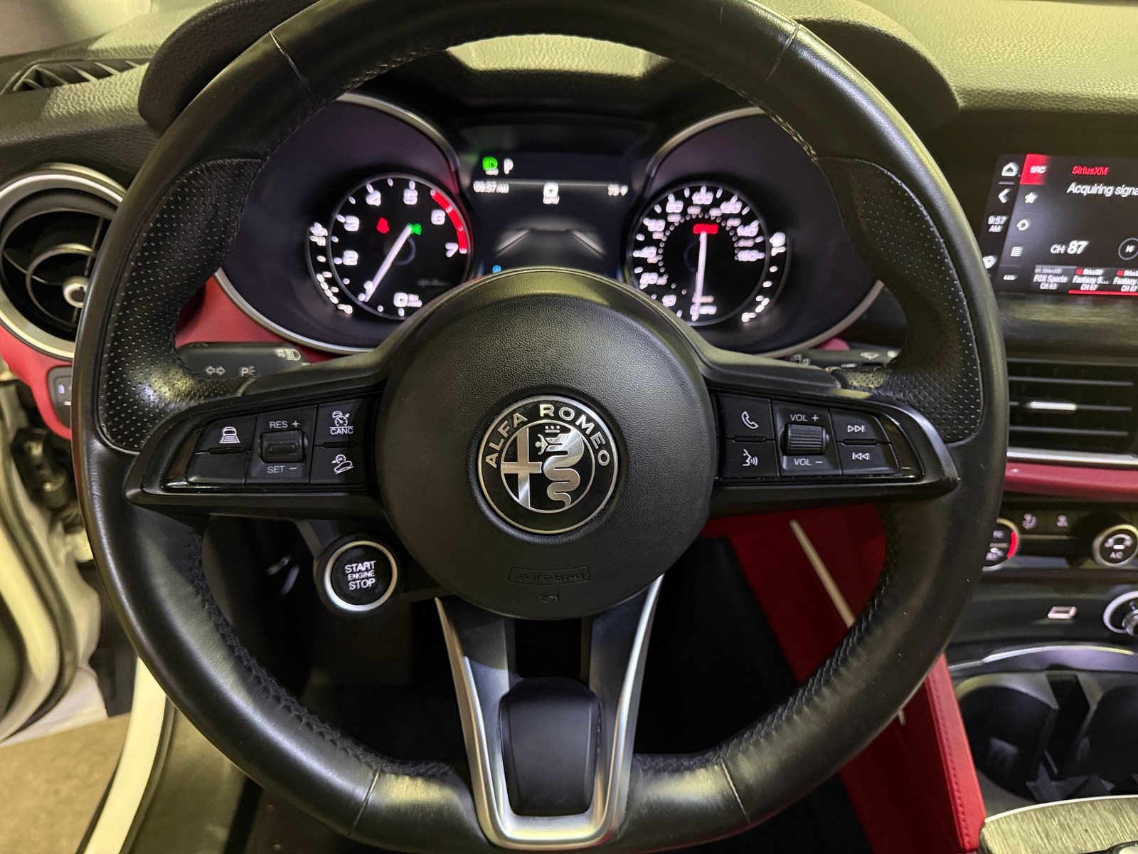 Thumbnail: 2021 Alfa Romeo Stelvio - 4