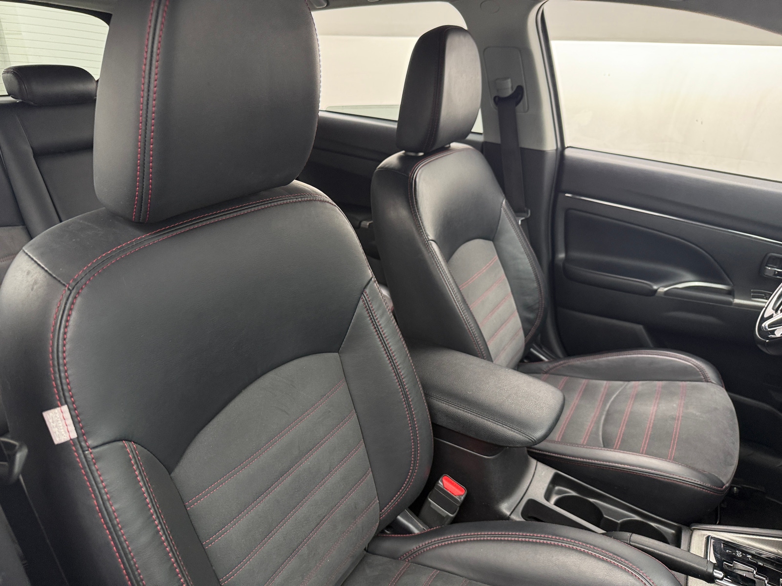 Thumbnail: 2018 Mitsubishi Outlander Sport - 2